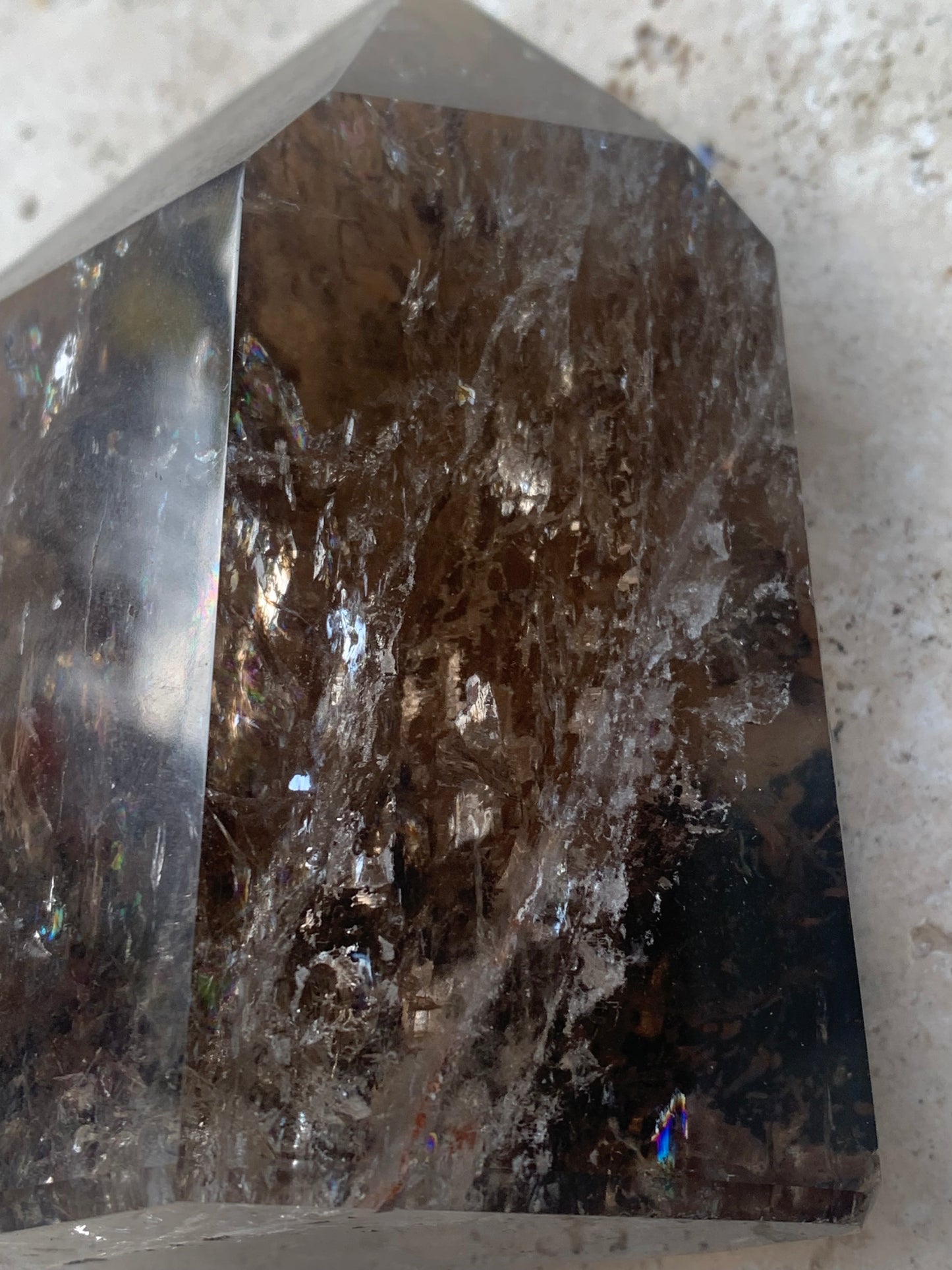 Cristal de roche fumé/ Quartz fumé, pointe laser de 105 x 82 x 49 mm - 553 grammes. Magnifique pièce pour exposition, lithothérapie, collection !
