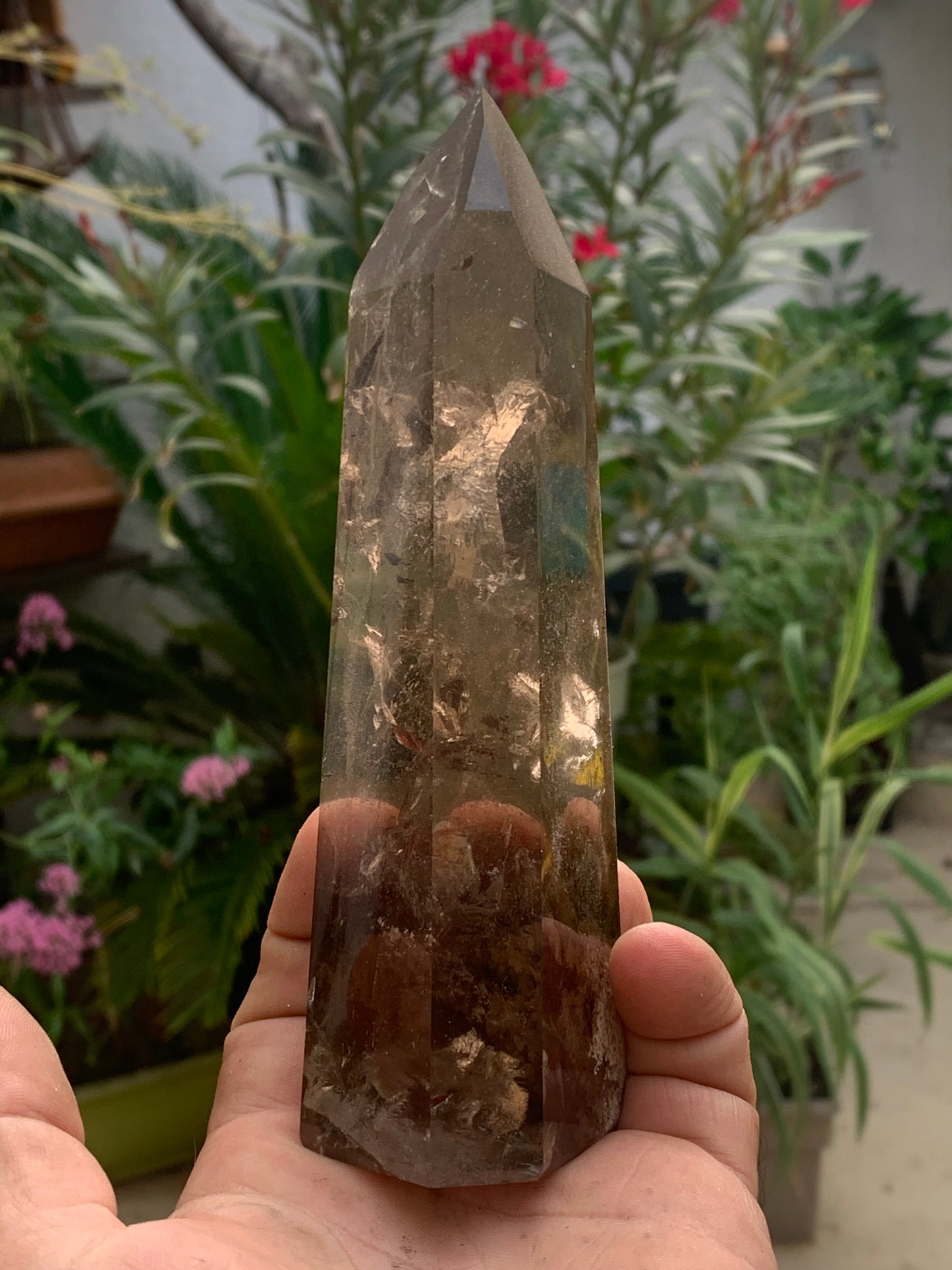 Cristal de roche fumé/ Quartz fumé, pointe laser de 160 x 50 x 44 mm - 446 grammes. Magnifique pièce pour exposition, lithothérapie, collection !