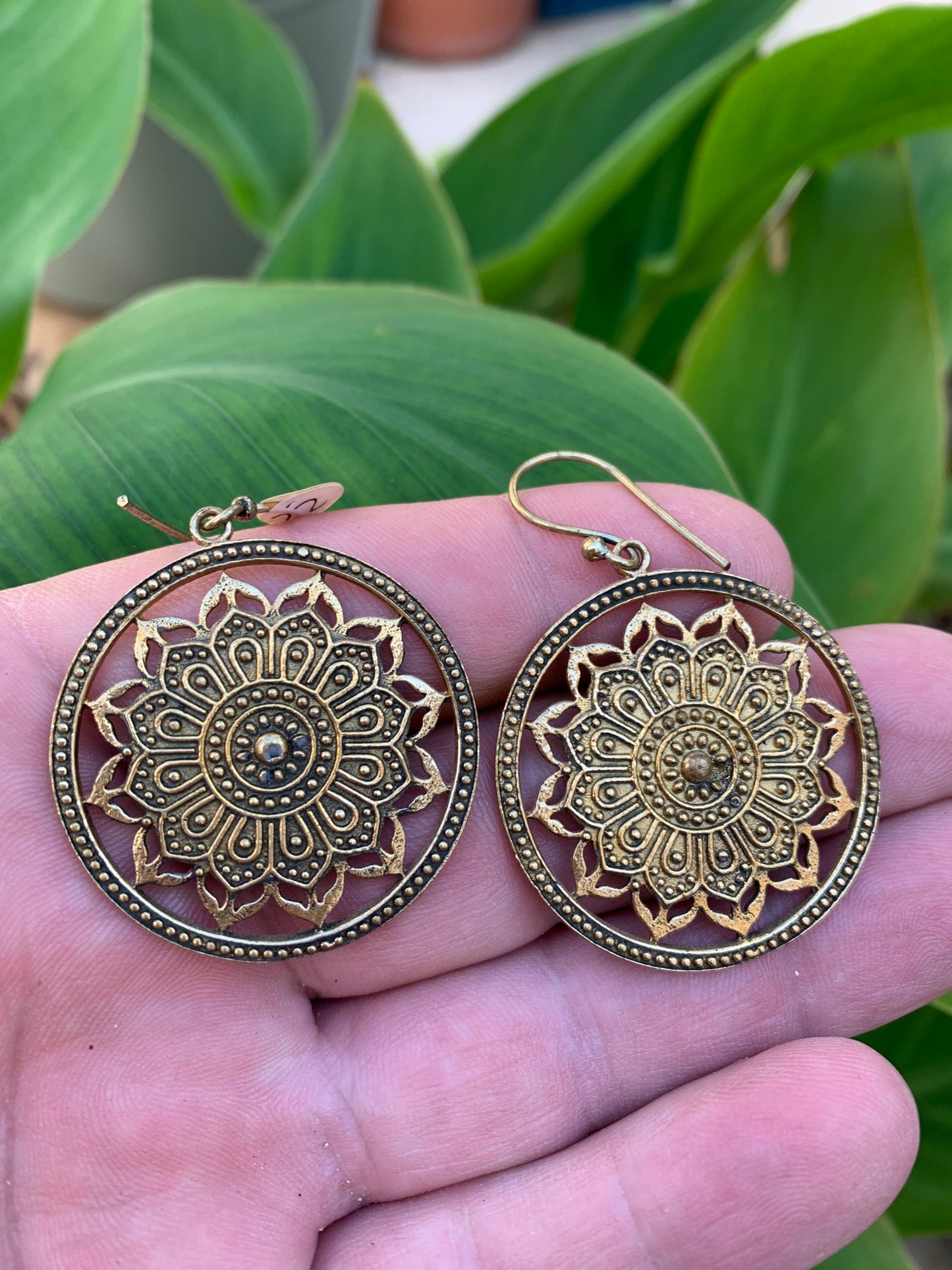 Boucles d'oreilles en forme de Mandala de 35 millimètres de diamètre, finition laiton, superbes pièces, parfait !