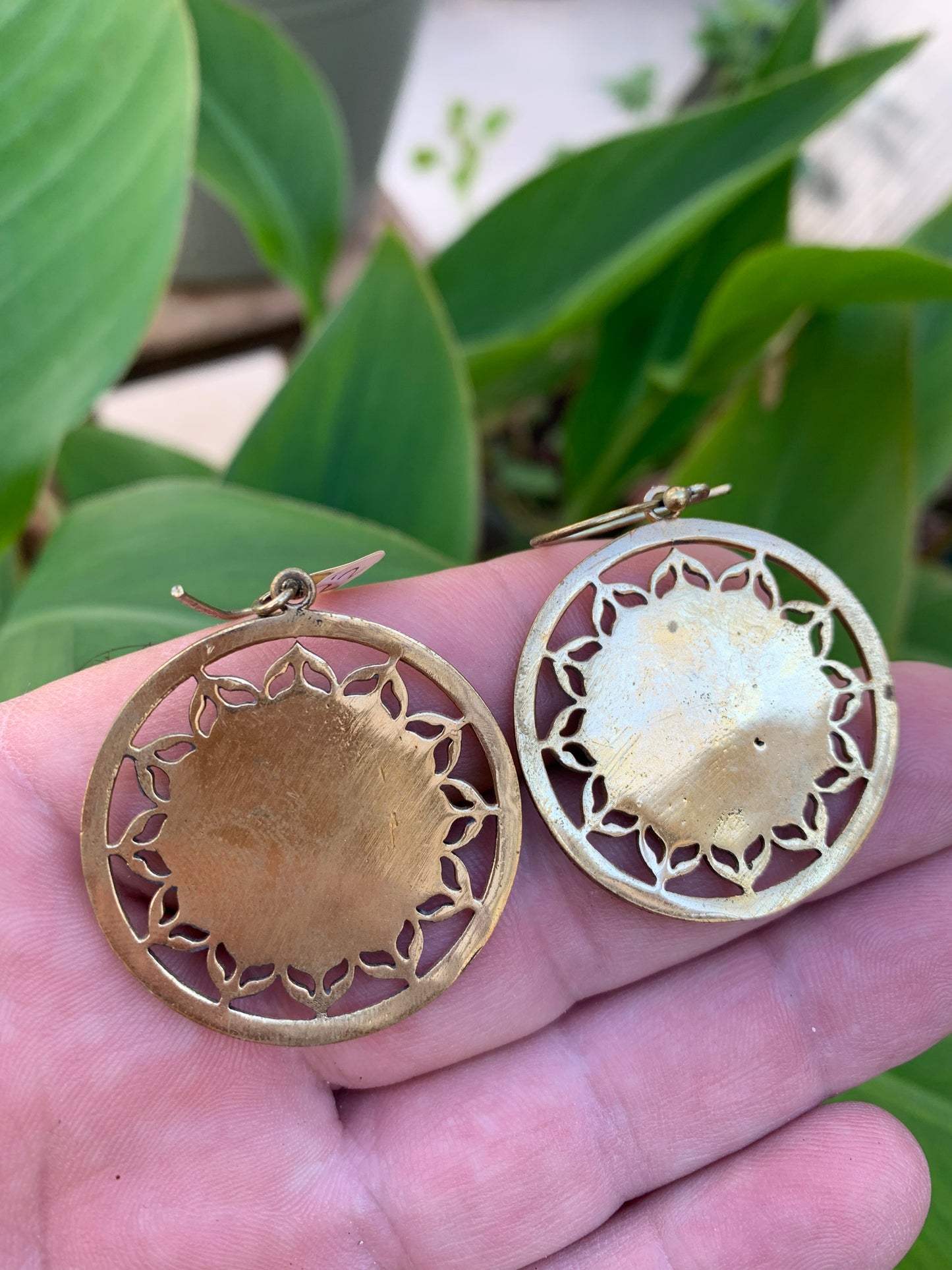 Boucles d'oreilles en forme de Mandala de 35 millimètres de diamètre, finition laiton, superbes pièces, parfait !