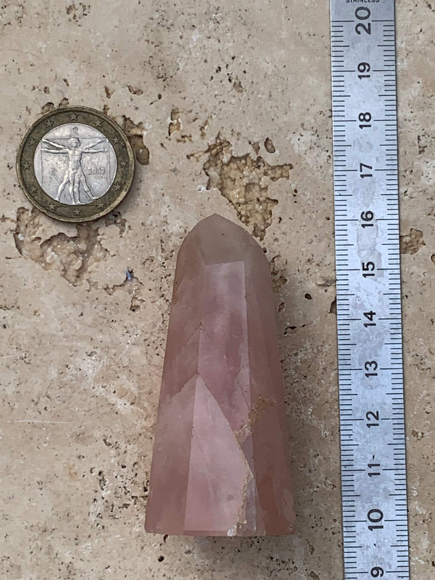 Quartz rose, pointe laser de 62 x 28 x 24 millimètres - 58 grammes. Superbe qualité, parfait pour vos collections, expositions...