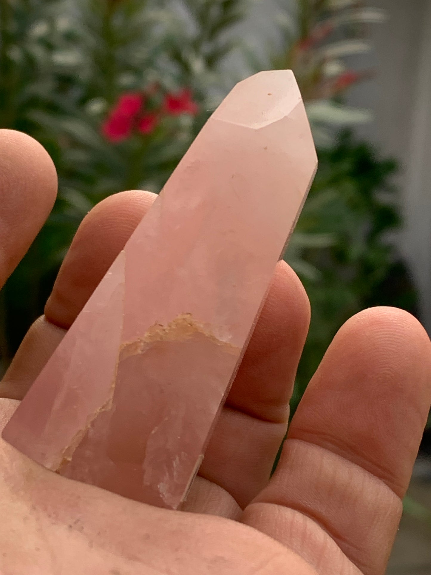Quartz rose, pointe laser de 62 x 28 x 24 millimètres - 58 grammes. Superbe qualité, parfait pour vos collections, expositions...