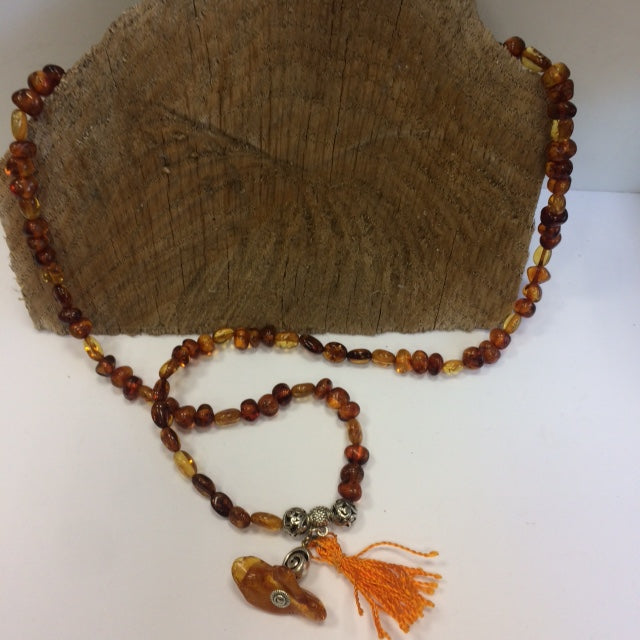 Création Gem & Zen, Mala de 108 perles en perle d'Ambre de 70 centimètres de longueur environ. Qualité AA à AAA, superbe pièce avec pochette de rangement offerte !