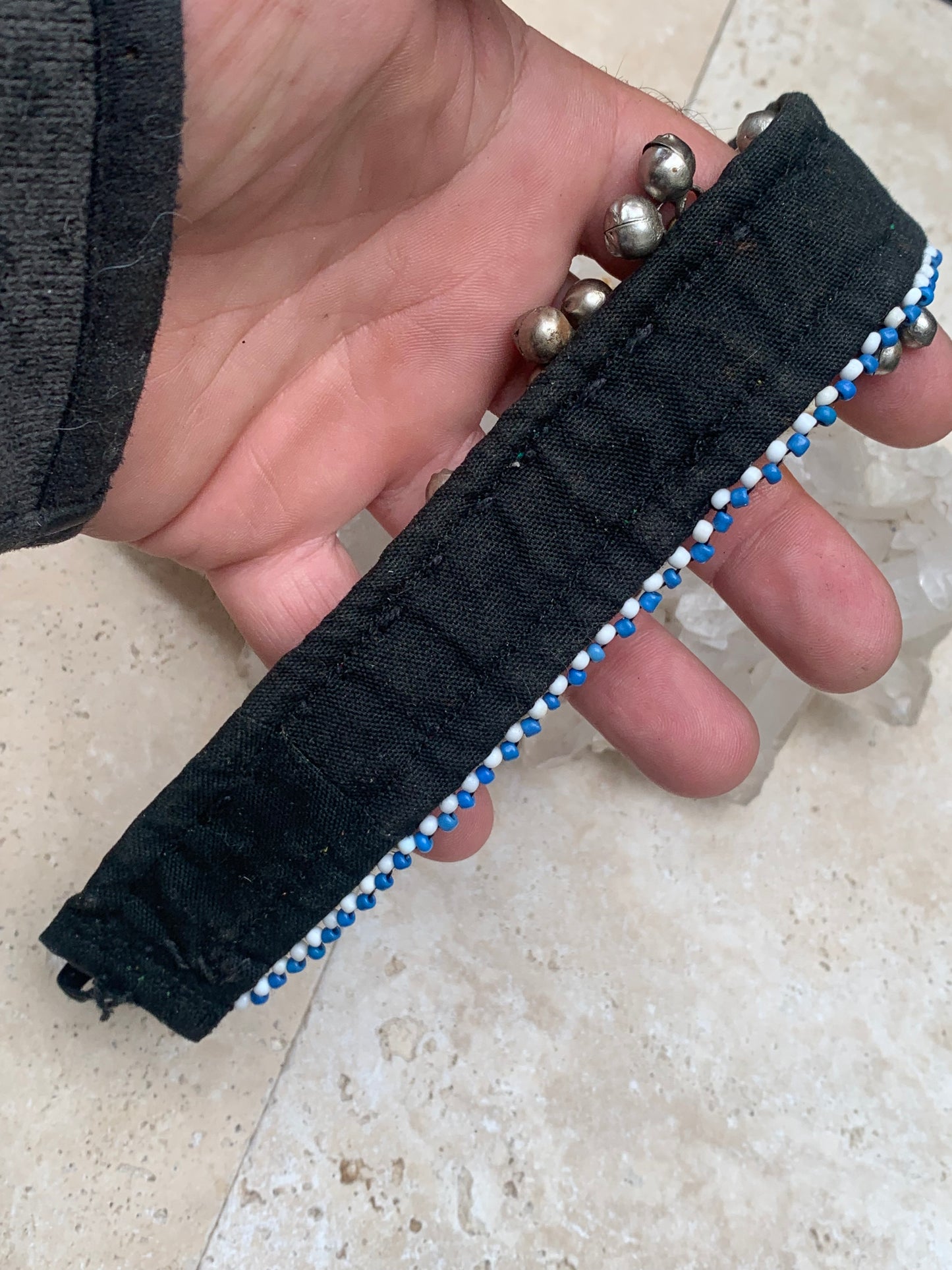 Sélection de bracelets de danses pour chevilles ou autres, fait en textile et perles/ clochettes en métal. Fabrication artisanale faîte en Afghanistan. Parfait pour l'accompagnement !
