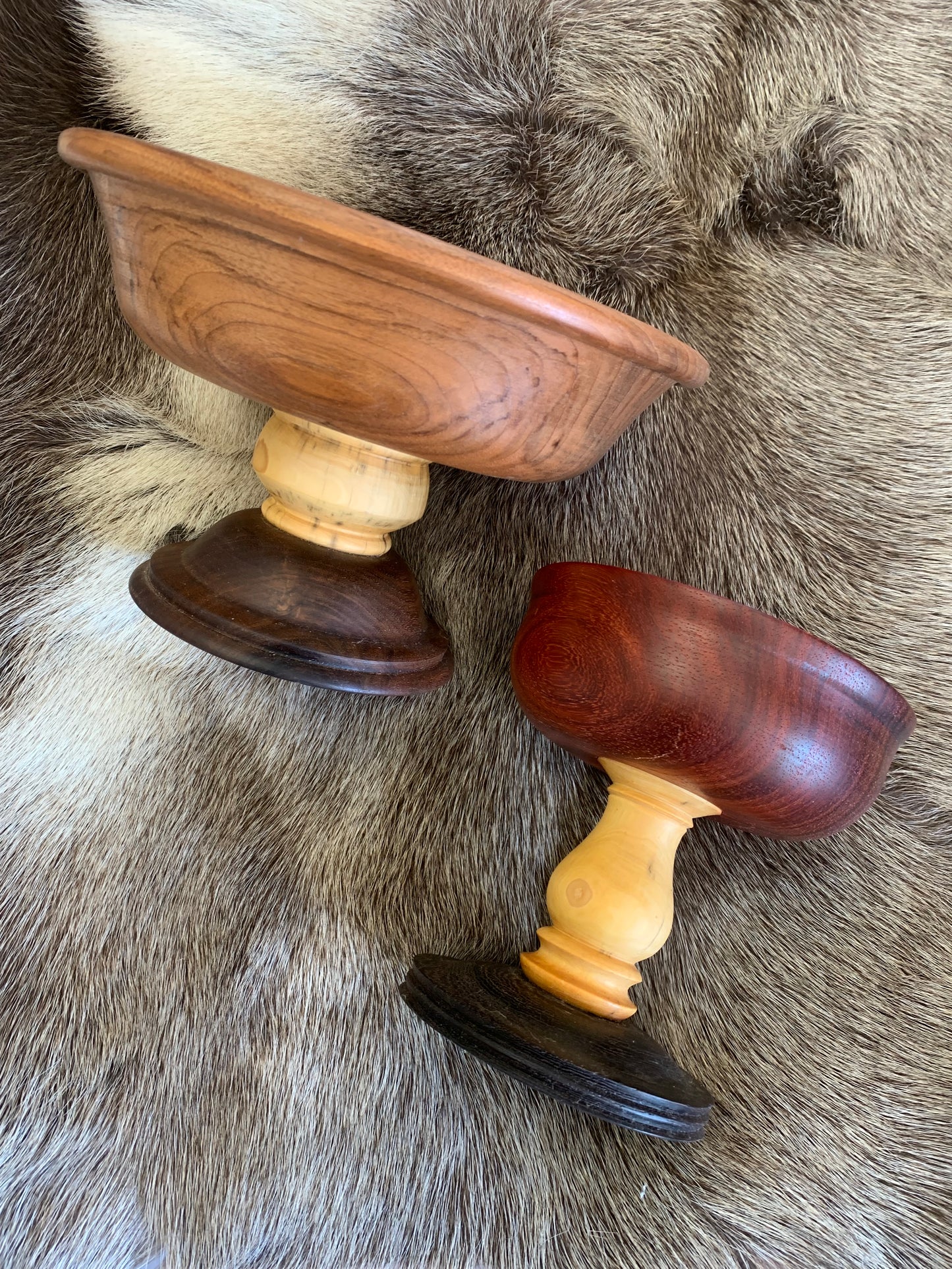 Plat de présentation de style 'Calice' en bois avec ou sans gravure de Runes, 2 tailles au choix. Fait main en France (19), très belle qualité, magnifiques pièces !