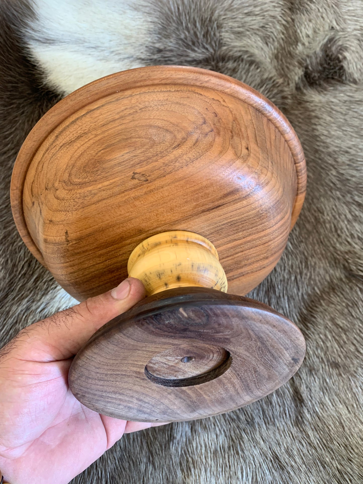 Plat de présentation de style 'Calice' en bois avec ou sans gravure de Runes, 2 tailles au choix. Fait main en France (19), très belle qualité, magnifiques pièces !