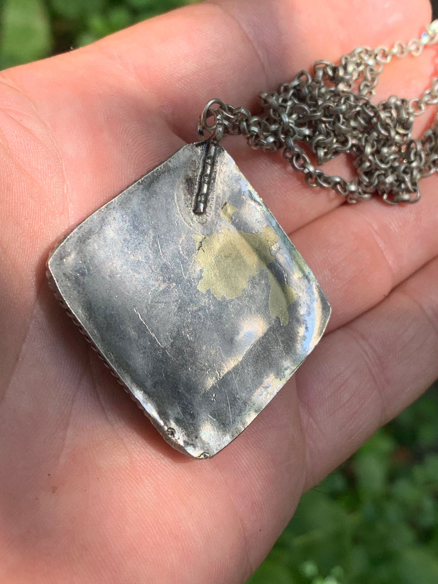 Agate Mousse/ Agate Lichen/ Agate Arbre, pendentif en plaqué Argent, de 55mm de hauteur x 45 x 11. Vendu avec chainette de 76 cm ! !