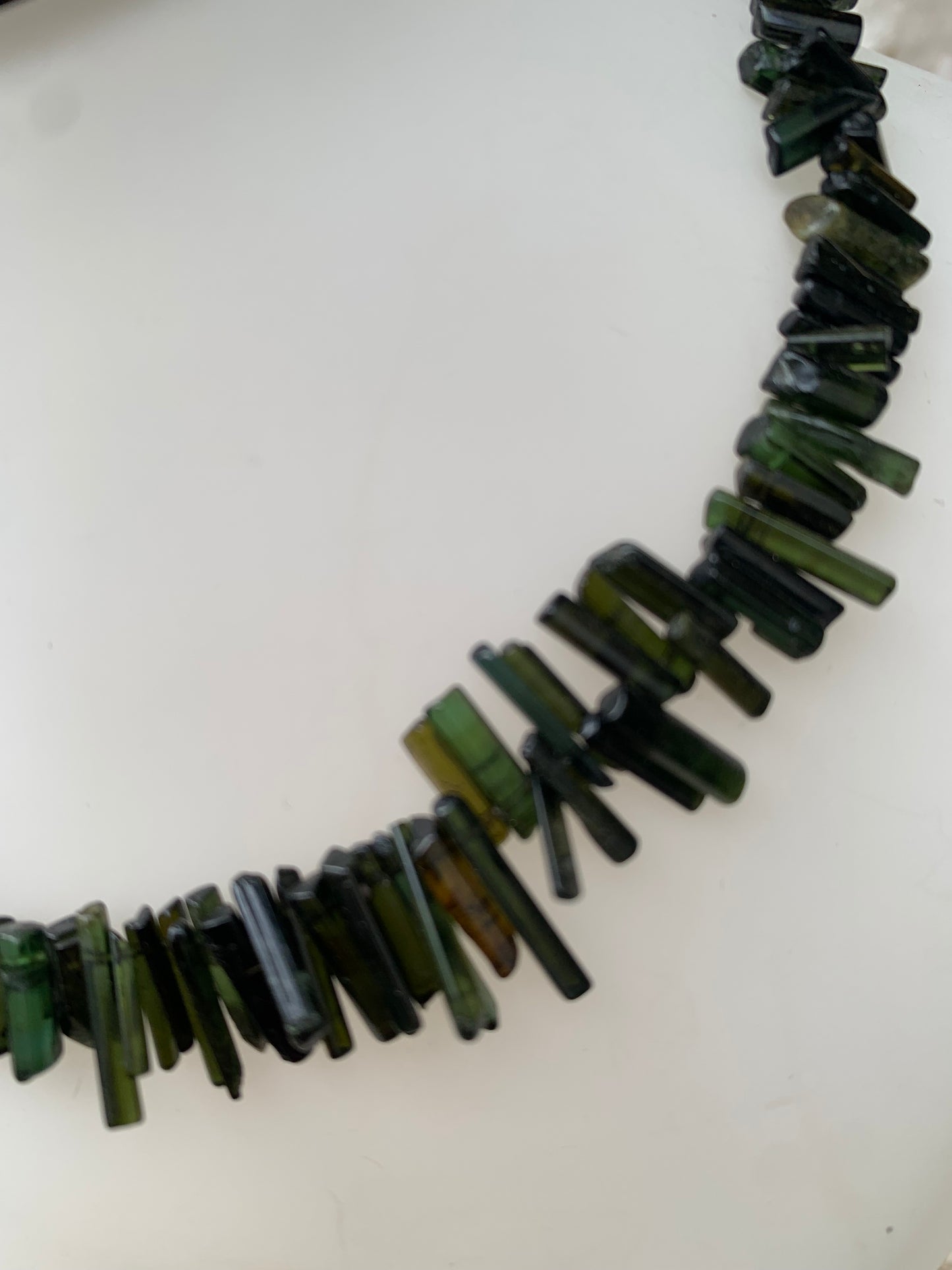 Bijoux d'exception, superbe collier en perle naturelle de tourmaline verte - verdelite, 40 centimètres de longueur, fait sur Argent ! Véritable œuvre d'art, chaque perle est un joyau !