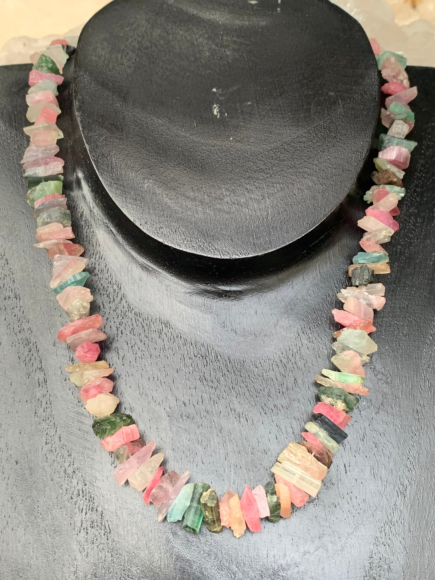 Bijoux d'exception, superbe collier en perle naturelle de tourmaline multicolore, 45 centimètres de longueur. Fait sur Argent par Gem & Zen ! Véritable œuvre d'art, chaque perle est un joyau !