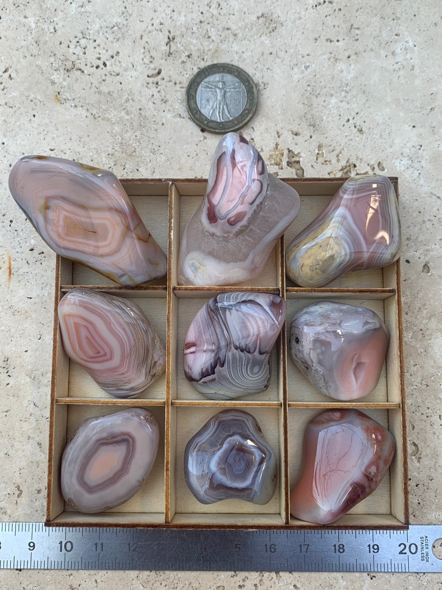 Agate Rose du Botswana, superbes pièces au choix ! De 40x20x15mm - 20 grammes en moyenne. Des formes uniques et rare !