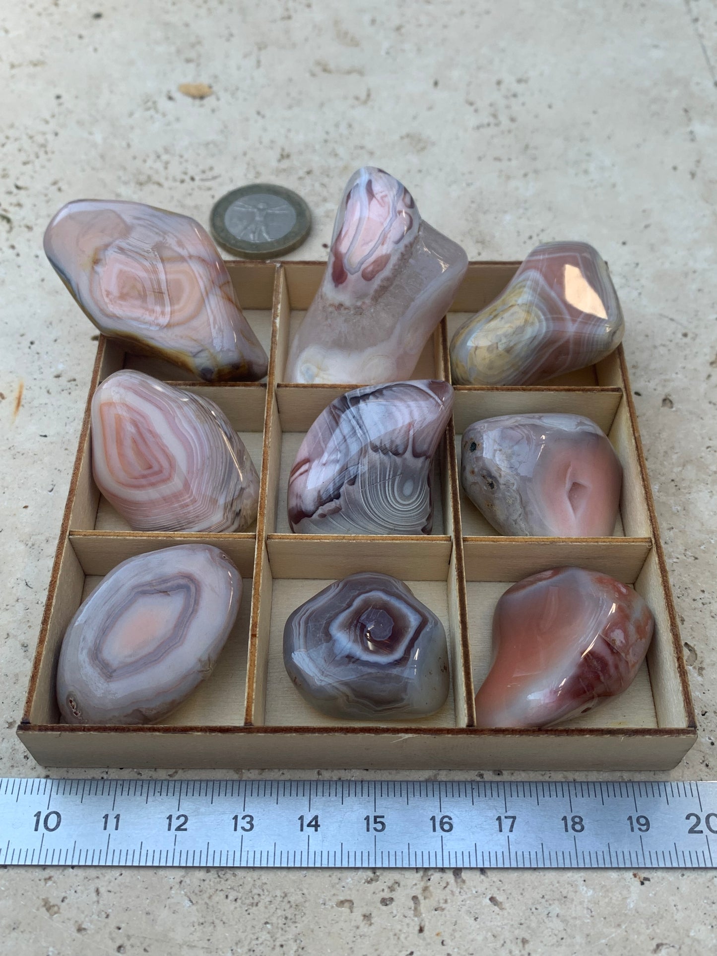 Agate Rose du Botswana, superbes pièces au choix ! De 40x20x15mm - 20 grammes en moyenne. Des formes uniques et rare !