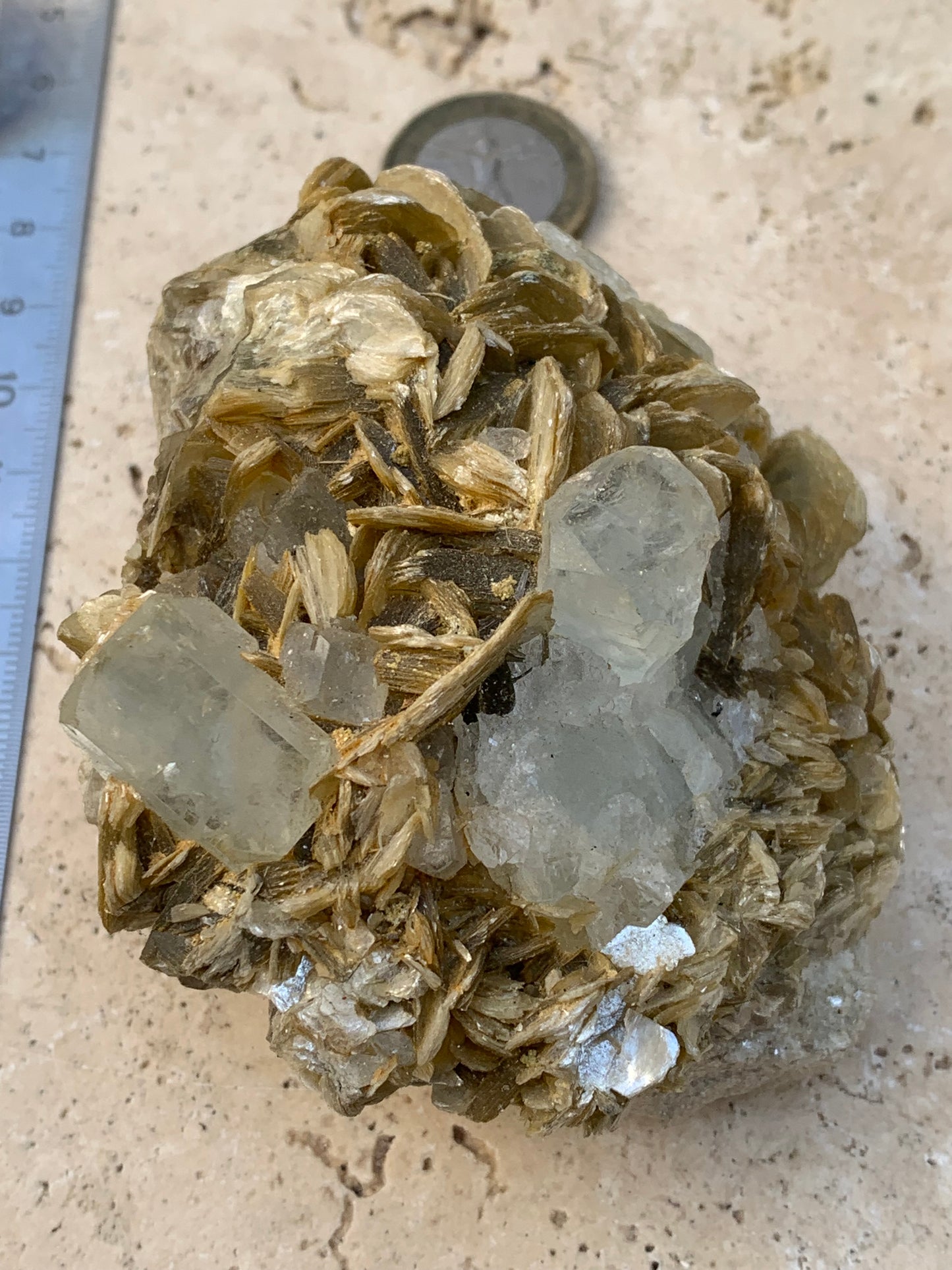 Aigue-marine avec Muscovite, superbe pièce de 82x70x51mm - 311,3 grammes, 2 magnifiques cristaux sur gangue !