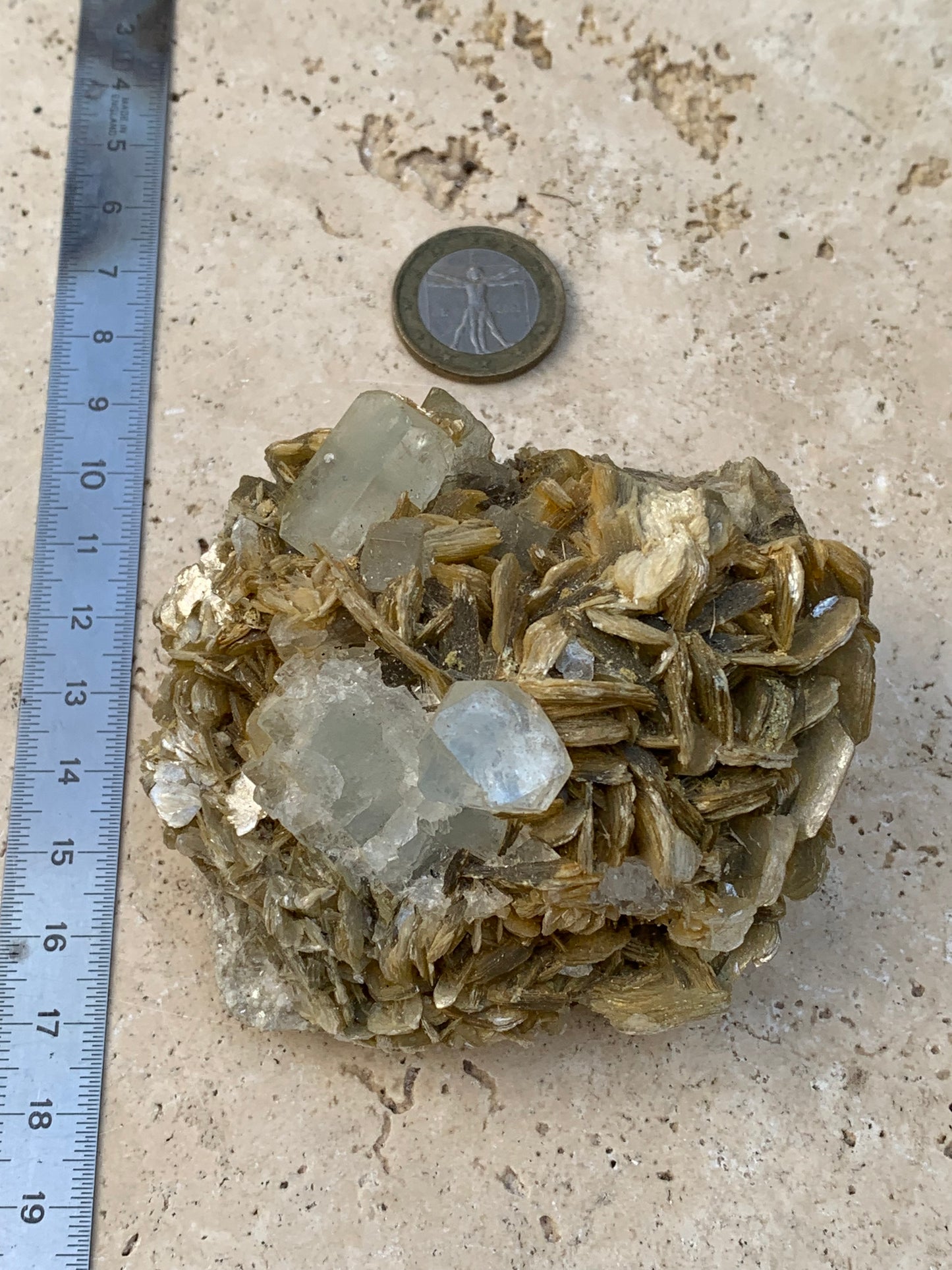Aigue-marine avec Muscovite, superbe pièce de 82x70x51mm - 311,3 grammes, 2 magnifiques cristaux sur gangue !