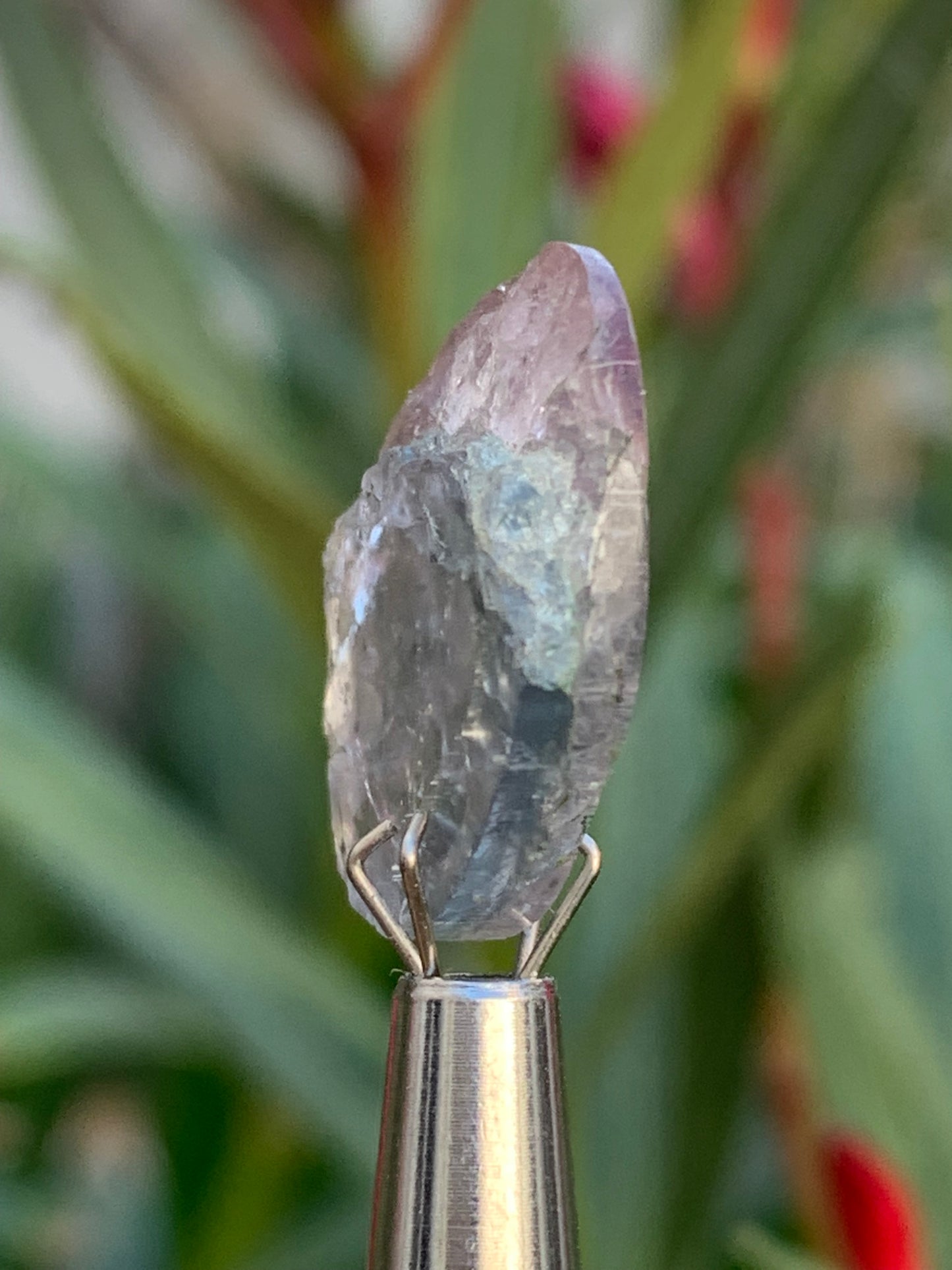 Tourmaline elbaïte de 20mm x 16 x 5 - 2,2 grammes/ 11 carats. Superbe pièce naturelle !