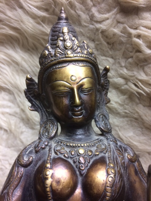Pièce unique de Taille XL - Statuette ancienne de Tara 'blanche', en métal (bronze laiton), de 45 centimètres de haut. Fait au Népal, parfait dans une salle de Méditation, Autel, Collection, Exposition...!