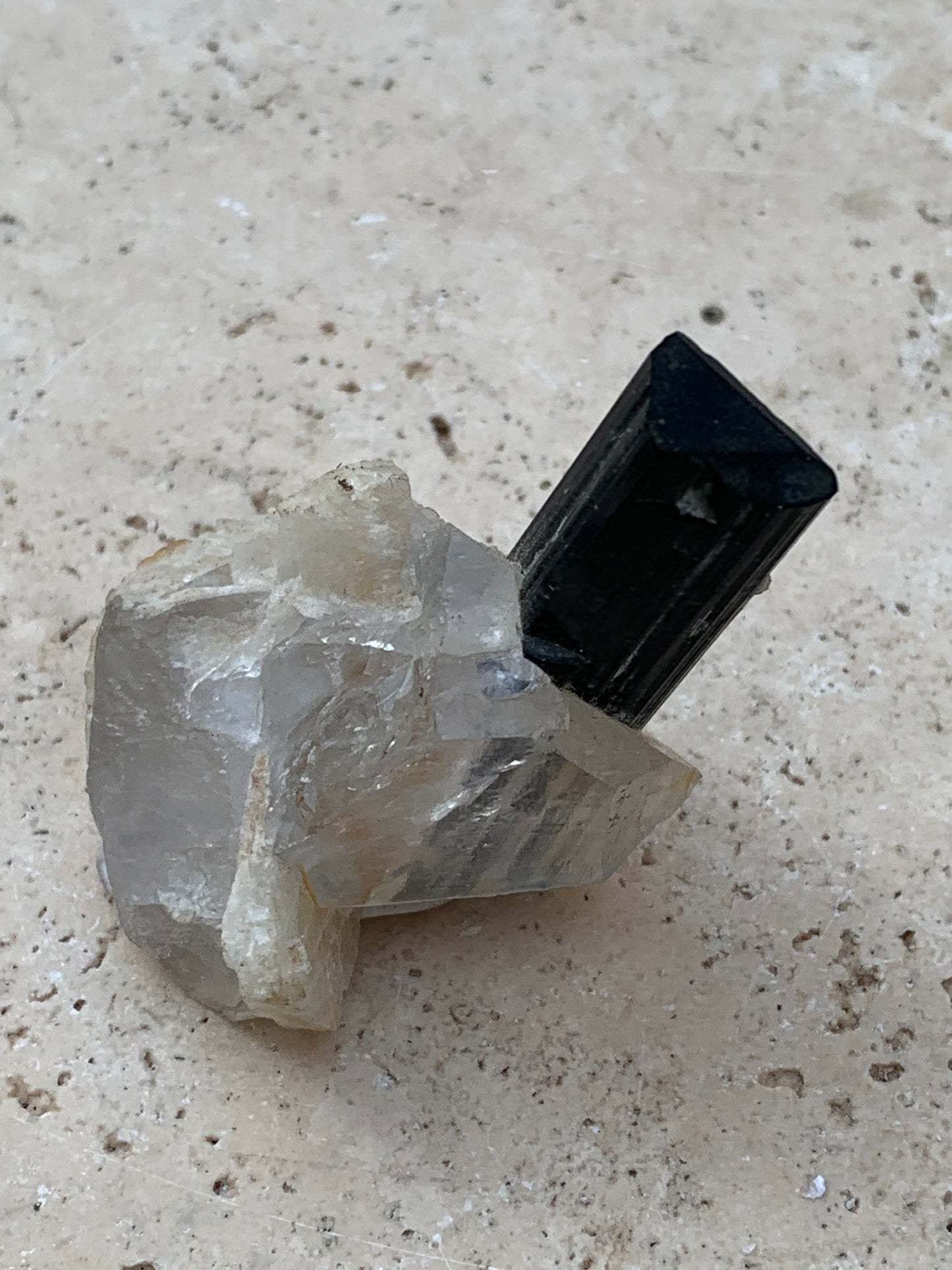 Green Tourmaline/Verdelite on Quartz Crystal, Natural Specimen 46 x 35 x 33 mm - Approximately 27.7 grams. 1 beautiful crystal with a green-terminated tourmaline point running through it!