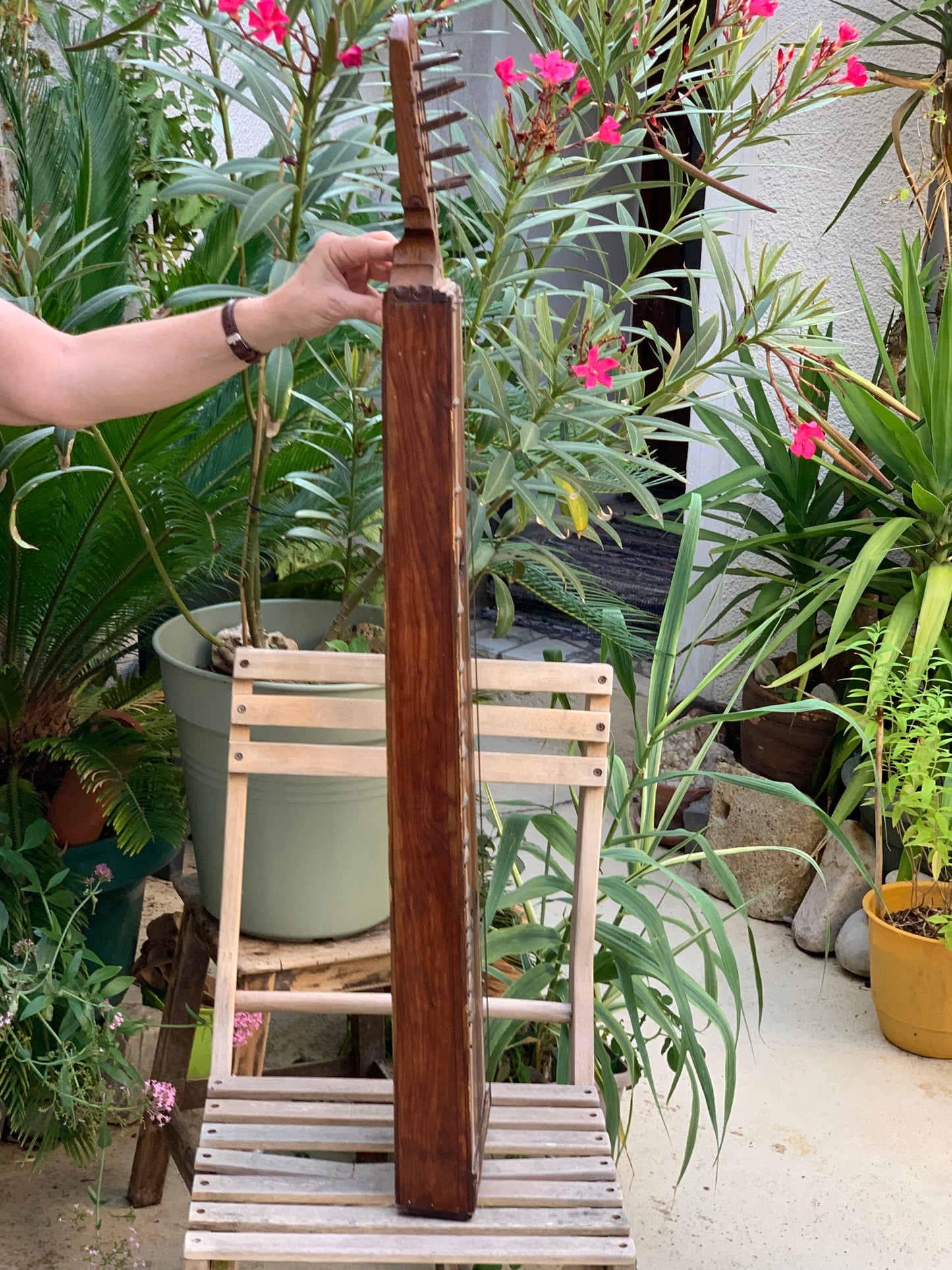 Epinette des Vosges, authentique instrument ancien en bois, prêt à jouer, livrer sans housse. 100 cm x 17 x 7 avec 5 cordes sympathique + 5 cordes de jeux !