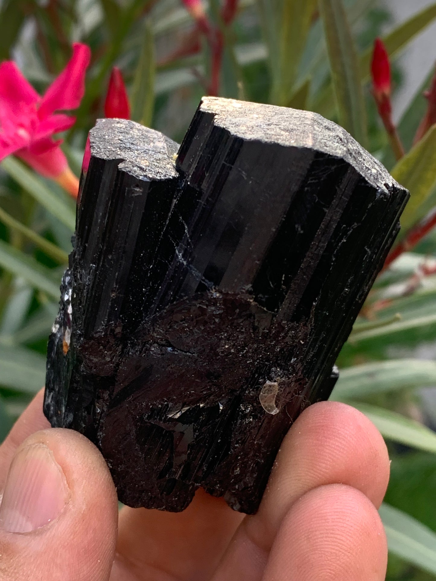 Black tourmaline, natural specimen measuring 65 x 52 x 50 mm - 246.2 grams. A very beautiful tourmaline block!