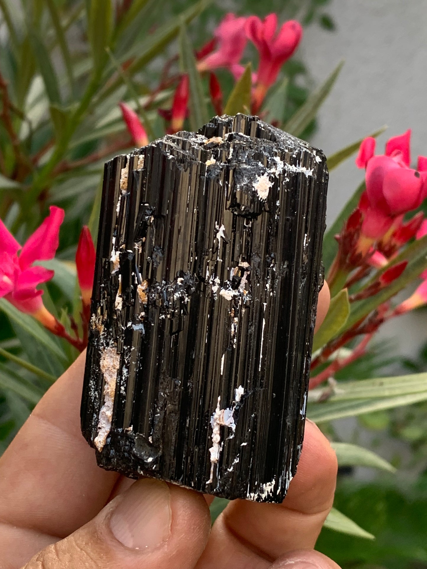 Black tourmaline, natural specimen measuring 65 x 49 x 45 mm - 248.2 grams. A very beautiful tourmaline block!