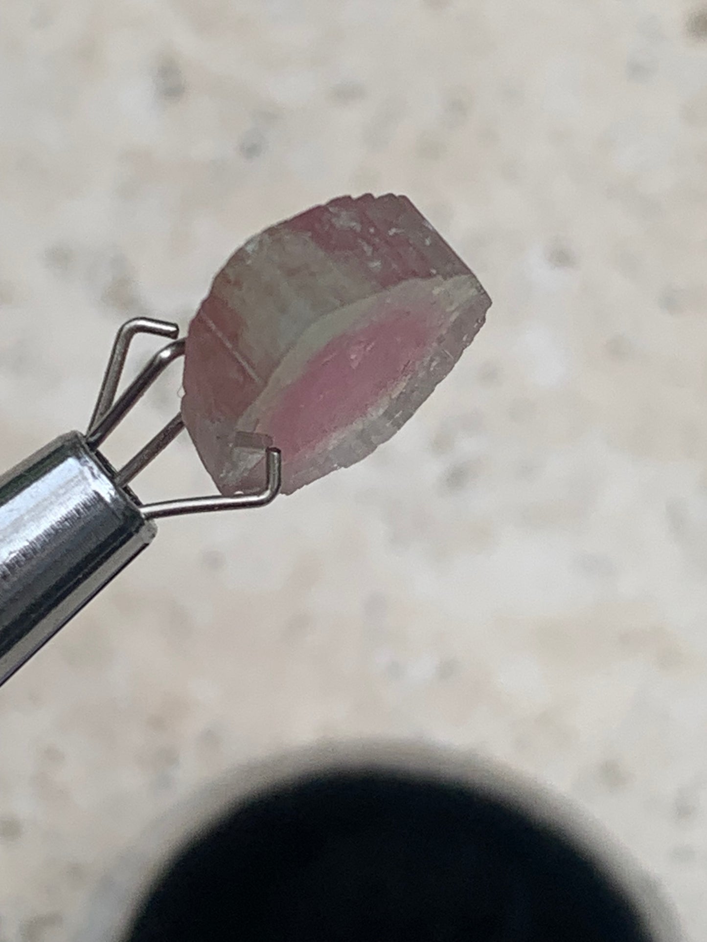 Tourmaline melon d'eau/ pastèque, vendu par paire, 14mm de diamètre x 2 - 8,5 carats. Parfait en bijouterie, collection ,exposition...