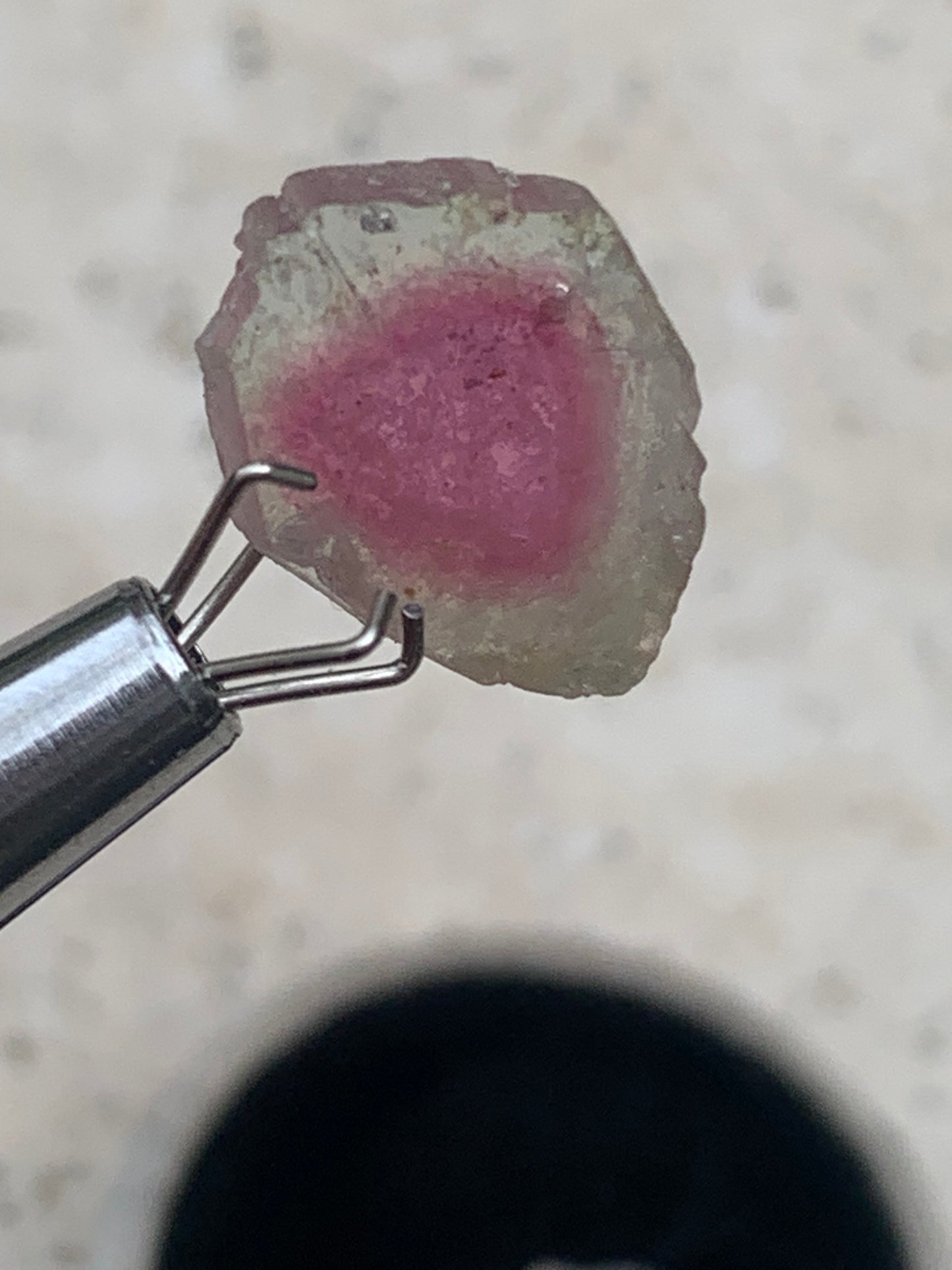 Tourmaline melon d'eau/ pastèque, vendu par paire, 14mm de diamètre x 2 - 8,5 carats. Parfait en bijouterie, collection ,exposition...