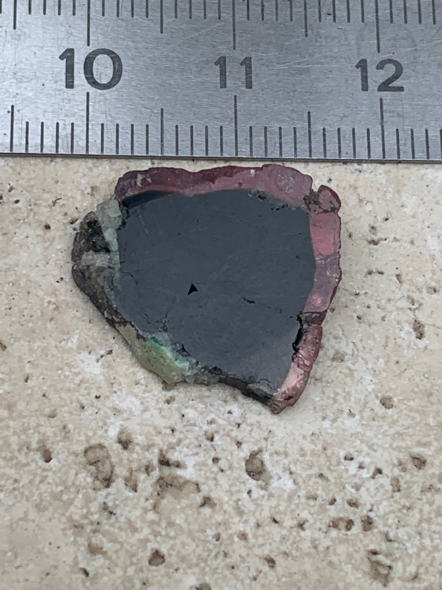 Tourmaline melon d'eau/ pastèque, 18mm x 16 x 4 - 10 carats. Parfait en bijouterie, collection ,exposition...