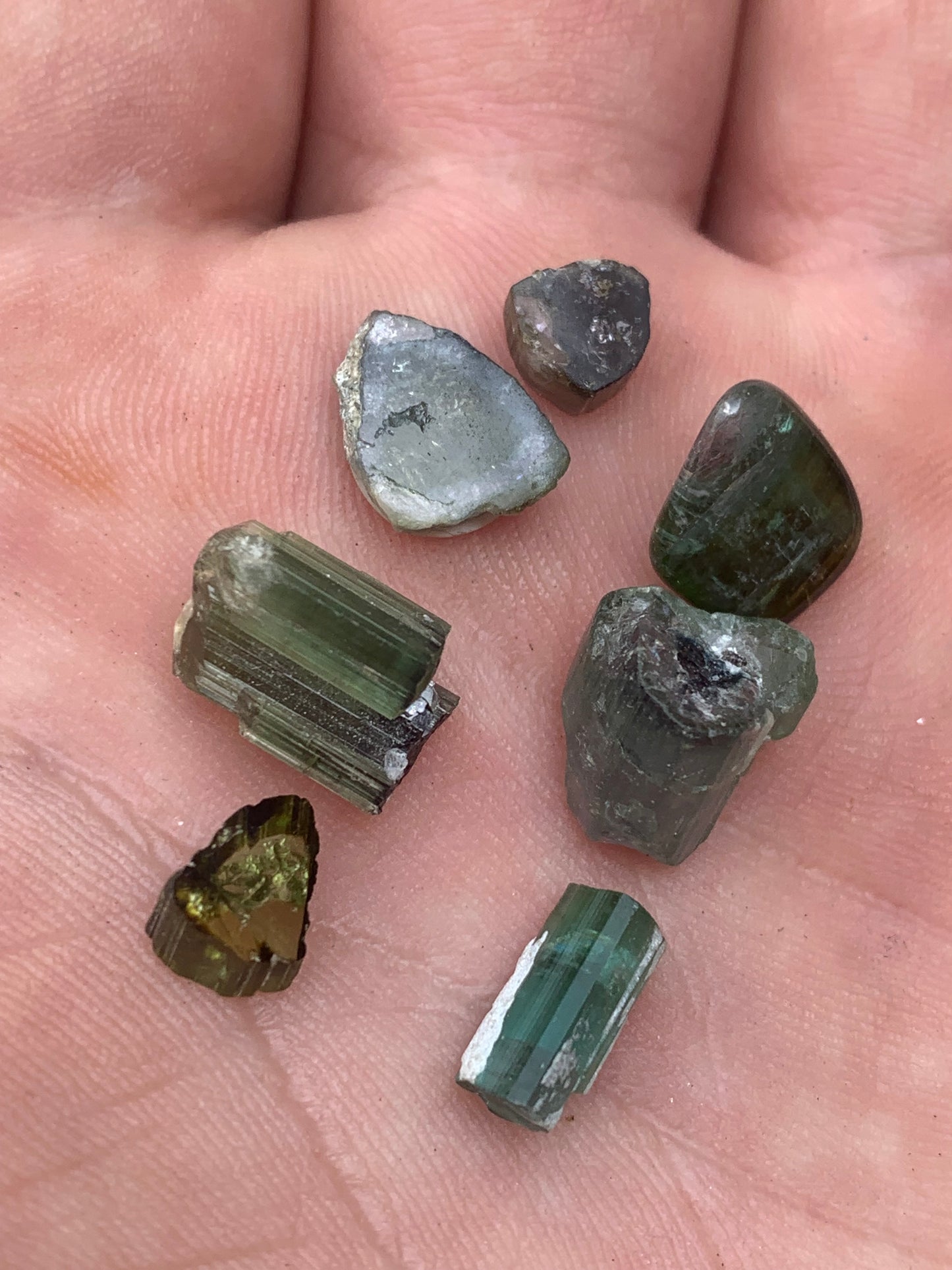 Various tourmalines (Verdelite, Indicolite, Watermelon), lot of 7 pieces from 5 to 10 mm - 4.7 grams.