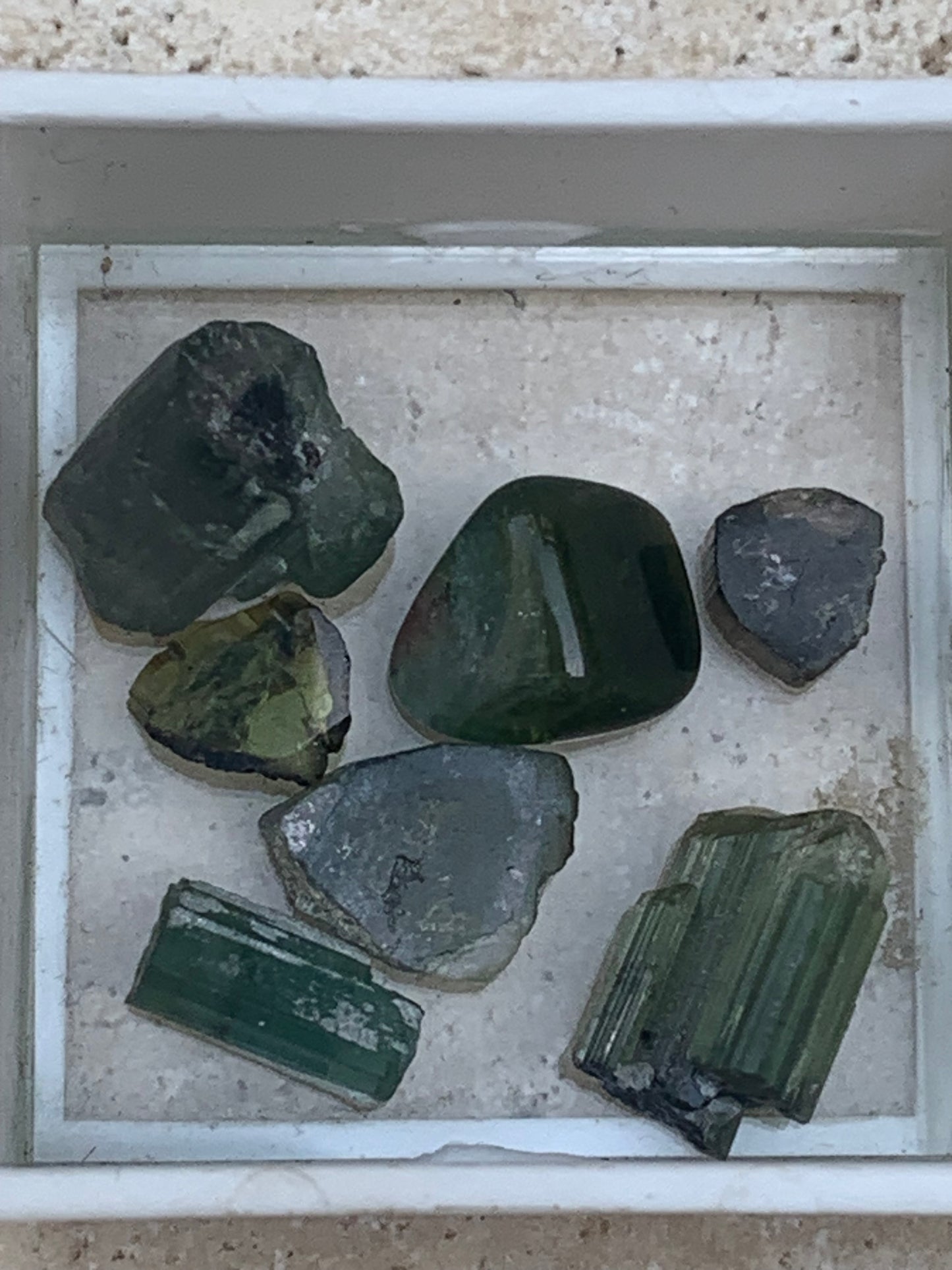 Various tourmalines (Verdelite, Indicolite, Watermelon), lot of 7 pieces from 5 to 10 mm - 4.7 grams.
