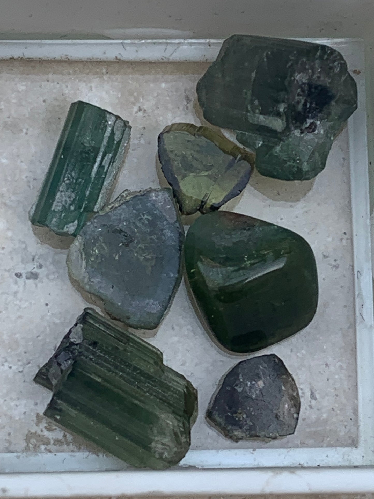 Various tourmalines (Verdelite, Indicolite, Watermelon), lot of 7 pieces from 5 to 10 mm - 4.7 grams.