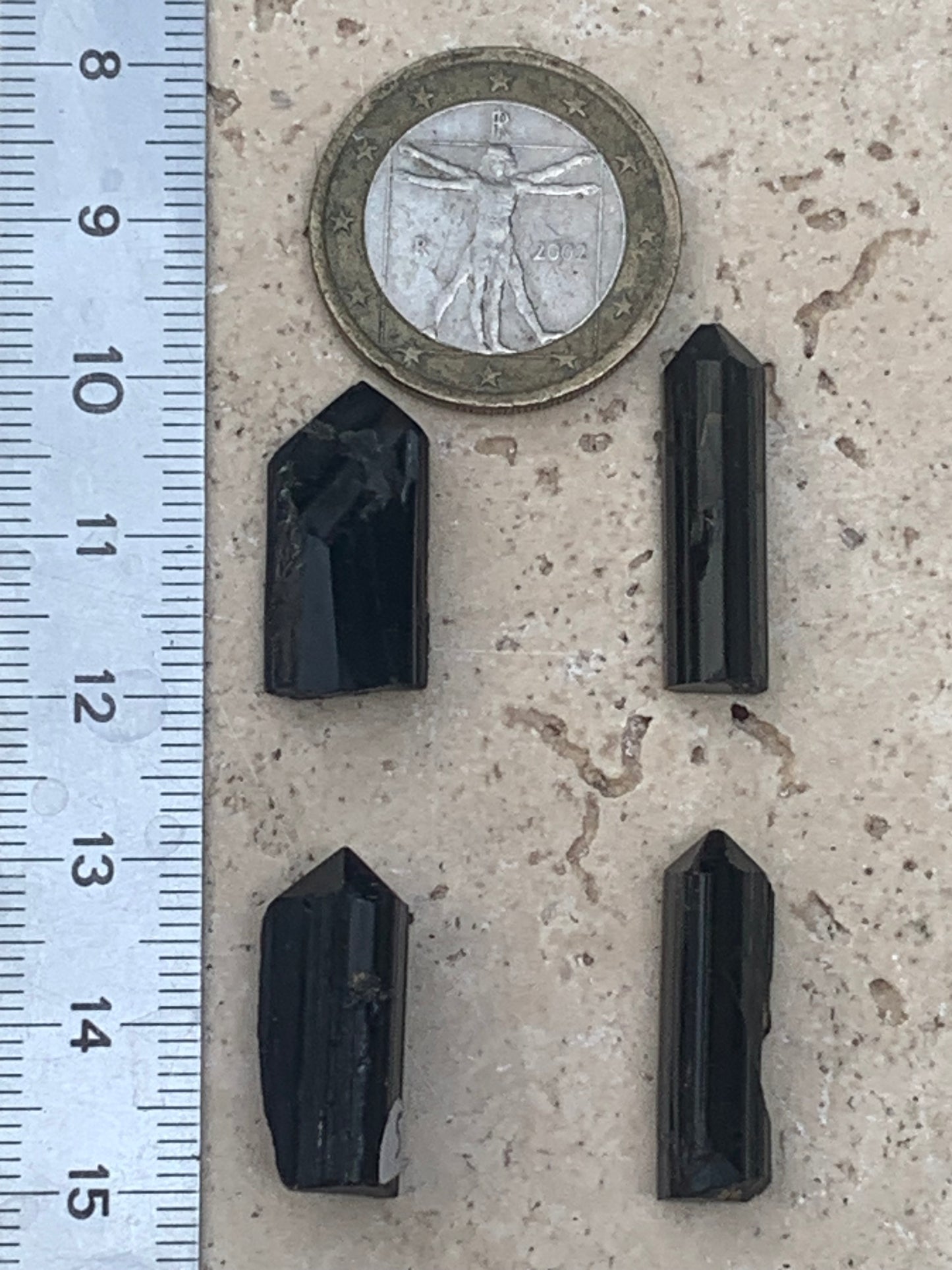 Tourmaline noire, pointes naturelles à 3 faces, 4 pièces au choix, de 20 x 6 x 5 mm - 2 grammes par pièce environ !