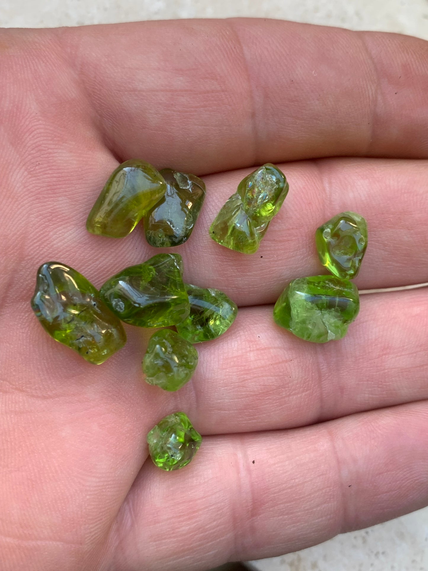 Péridot, magnifiques grains naturels des USA. Très belle qualité 'gemme', transparence et couleur régulière. Vente à 'l'unité' ou en lot !