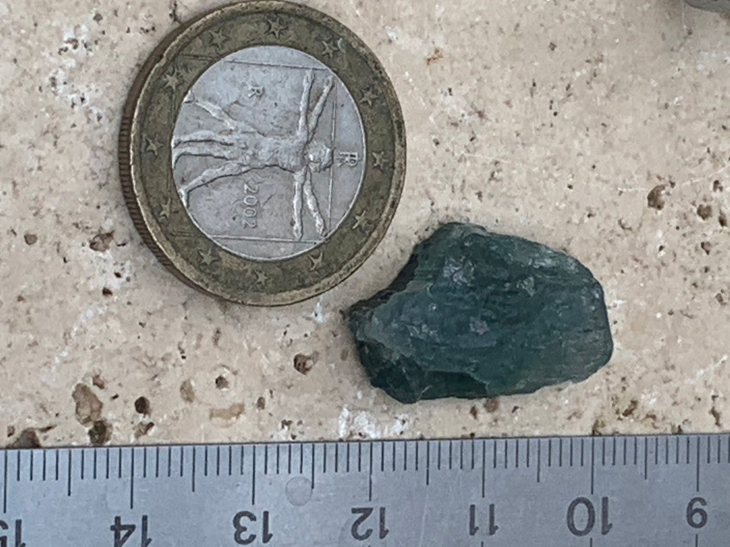 Tourmaline/ Indicolite, de 23mm x 15 x 6 environ - 3 grammes. Parfait en bijouterie, collection ,exposition...