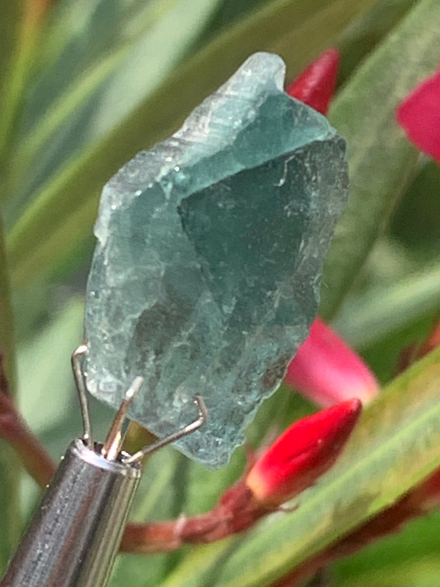 Tourmaline/ Indicolite, de 23mm x 15 x 6 environ - 3 grammes. Parfait en bijouterie, collection ,exposition...