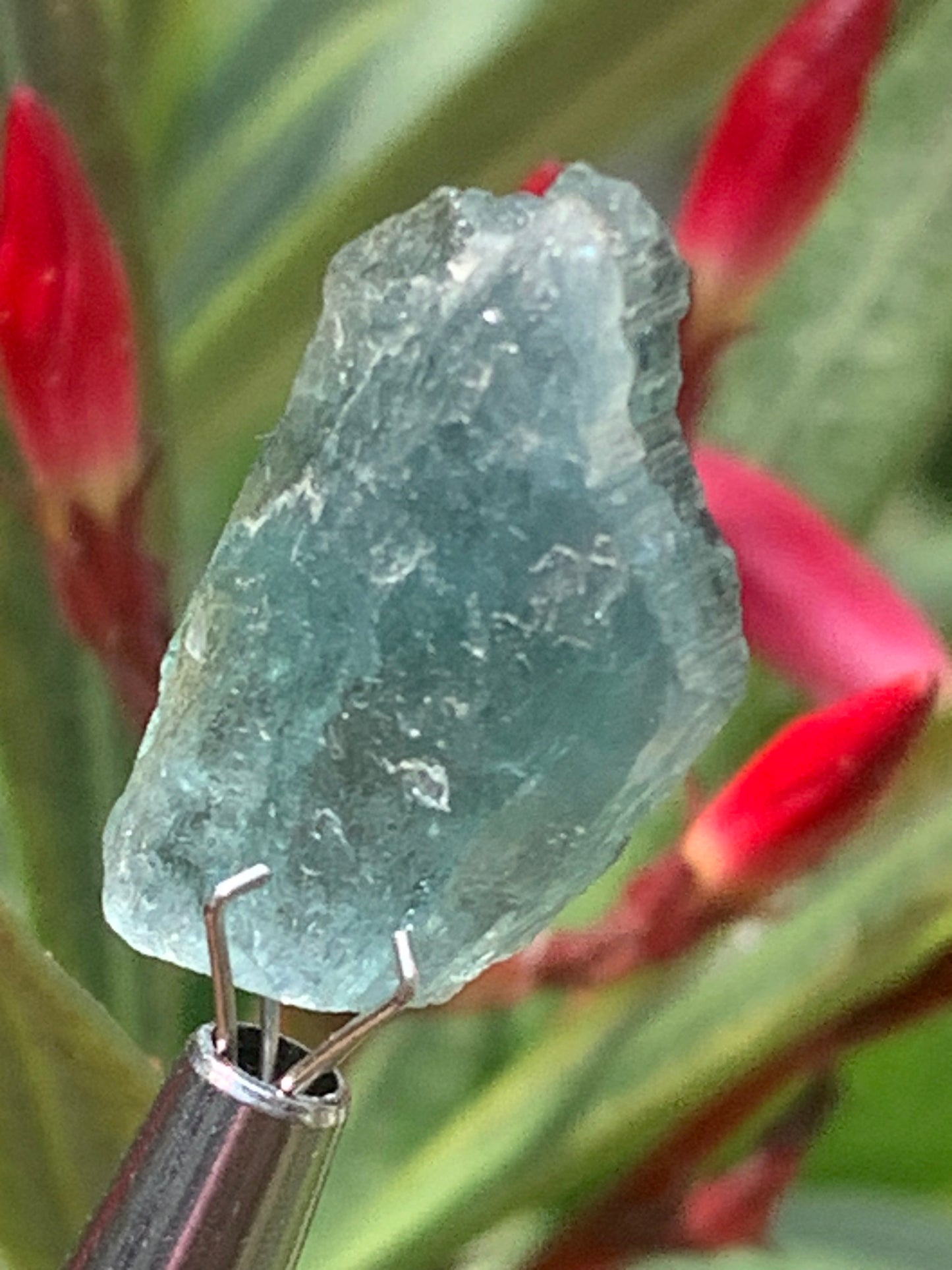 Tourmaline/ Indicolite, de 23mm x 15 x 6 environ - 3 grammes. Parfait en bijouterie, collection ,exposition...