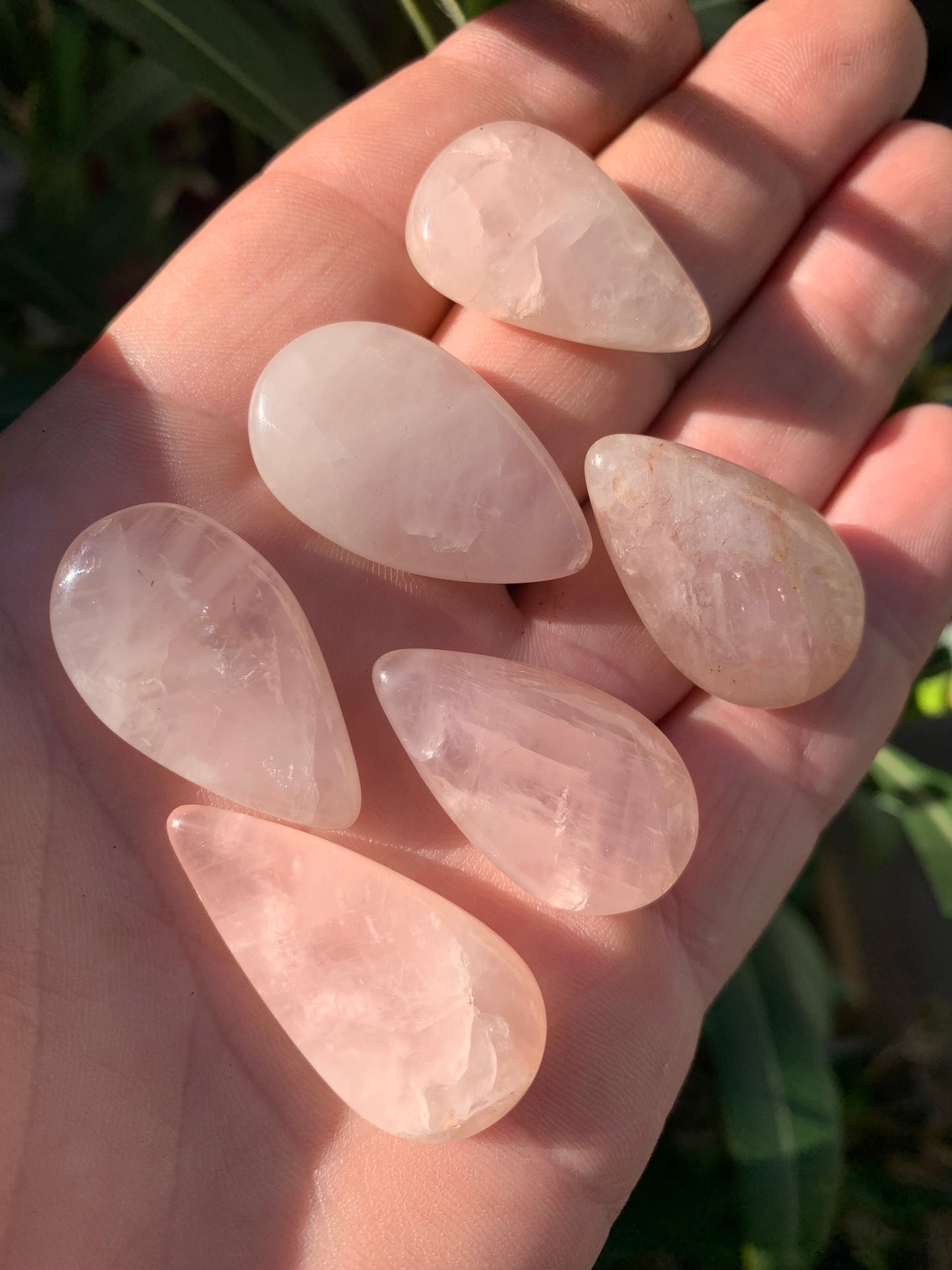Quartz Rose, cabochon 'goutte', qualité A à AA, 30 x 20 x 8 mm environ, parfait pour la bijouterie, collection, lithothérapie...
