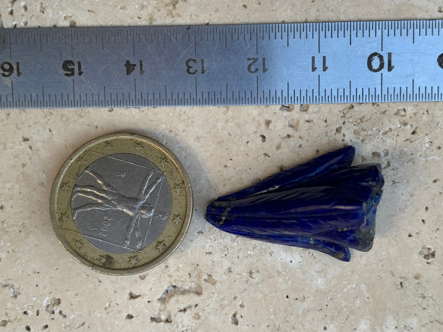 Lapis lazuli, pièce unique d'une fleur sculptée, qualité AA à AAA, 30mm x 18 de diamètre environ, parfait pour la bijouterie ou collection !