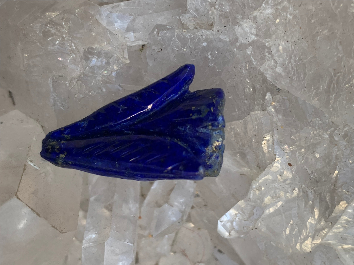Lapis lazuli, pièce unique d'une fleur sculptée, qualité AA à AAA, 30mm x 18 de diamètre environ, parfait pour la bijouterie ou collection !