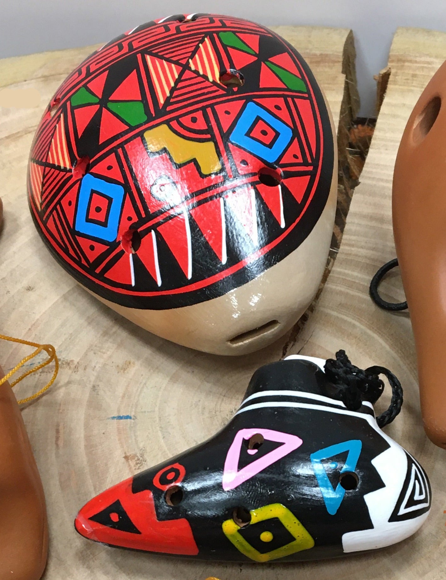 Terracotta ocarina with typical Peruvian designs... 3 models to choose from! Sounds to travel, soft and deep like the earth!
