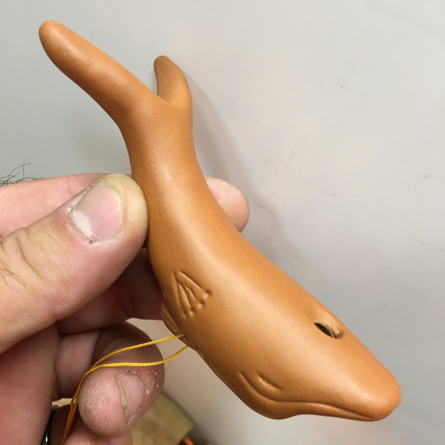 Ocarina en terre cuite en forme d'animaux, dauphin, poisson, lezard... superbes petites pièces faites au Pérou... Modèles au choix ! Des sons pour voyager, des sons doux et profond comme la terre !