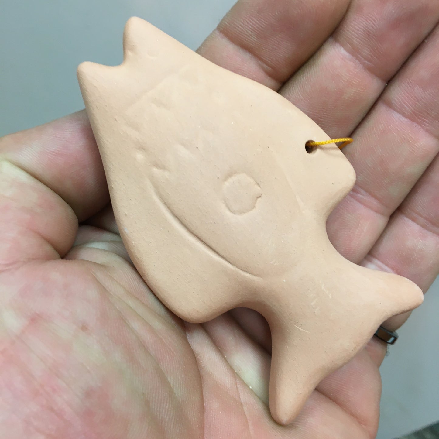 Ocarina en terre cuite en forme d'animaux, dauphin, poisson, lezard... superbes petites pièces faites au Pérou... Modèles au choix ! Des sons pour voyager, des sons doux et profond comme la terre !