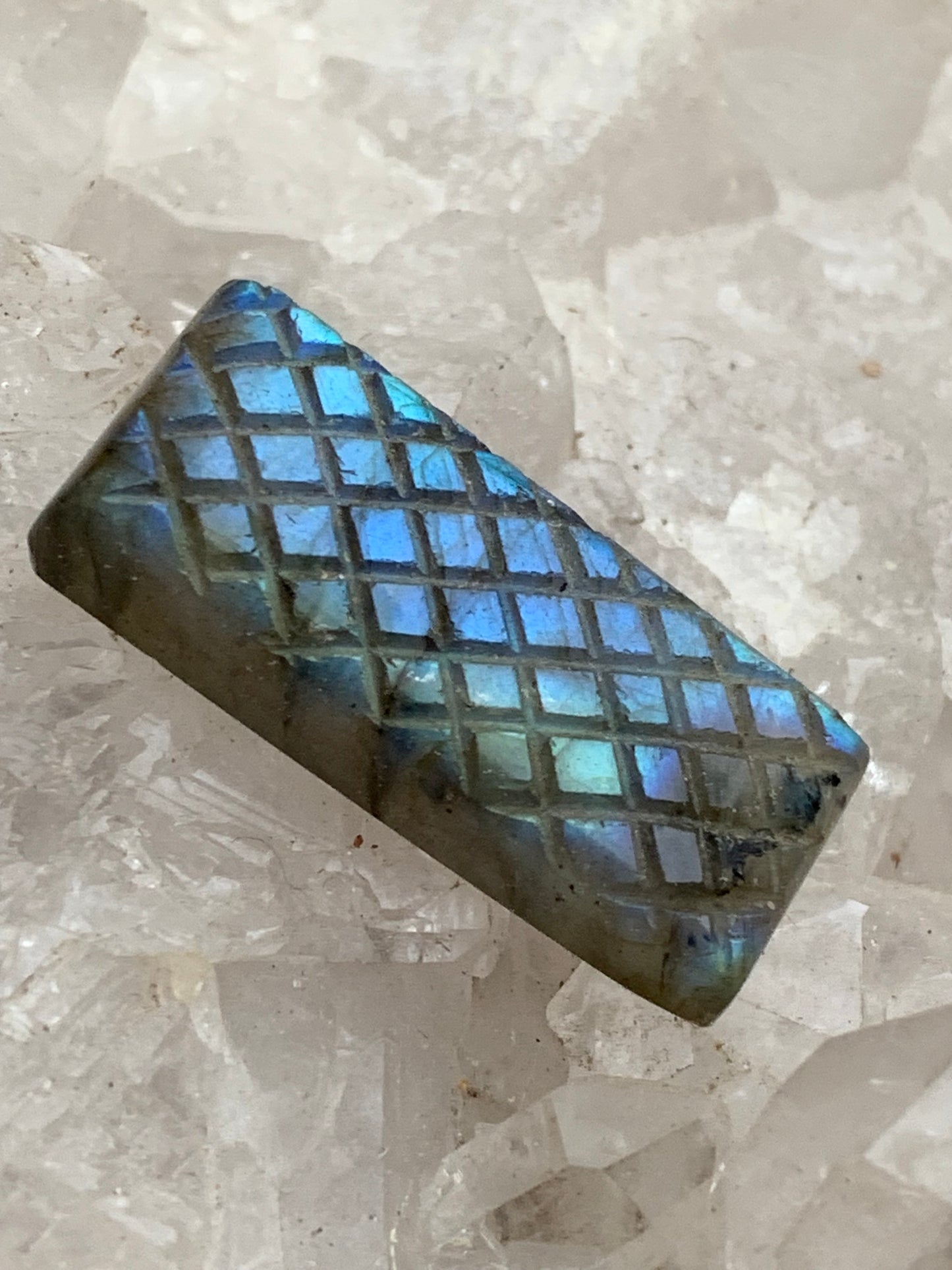 Labradorite, engraved cabochon of 31mm x 14 x 7. AA to AAA quality, perfect for mounting in jewelry or collection!
