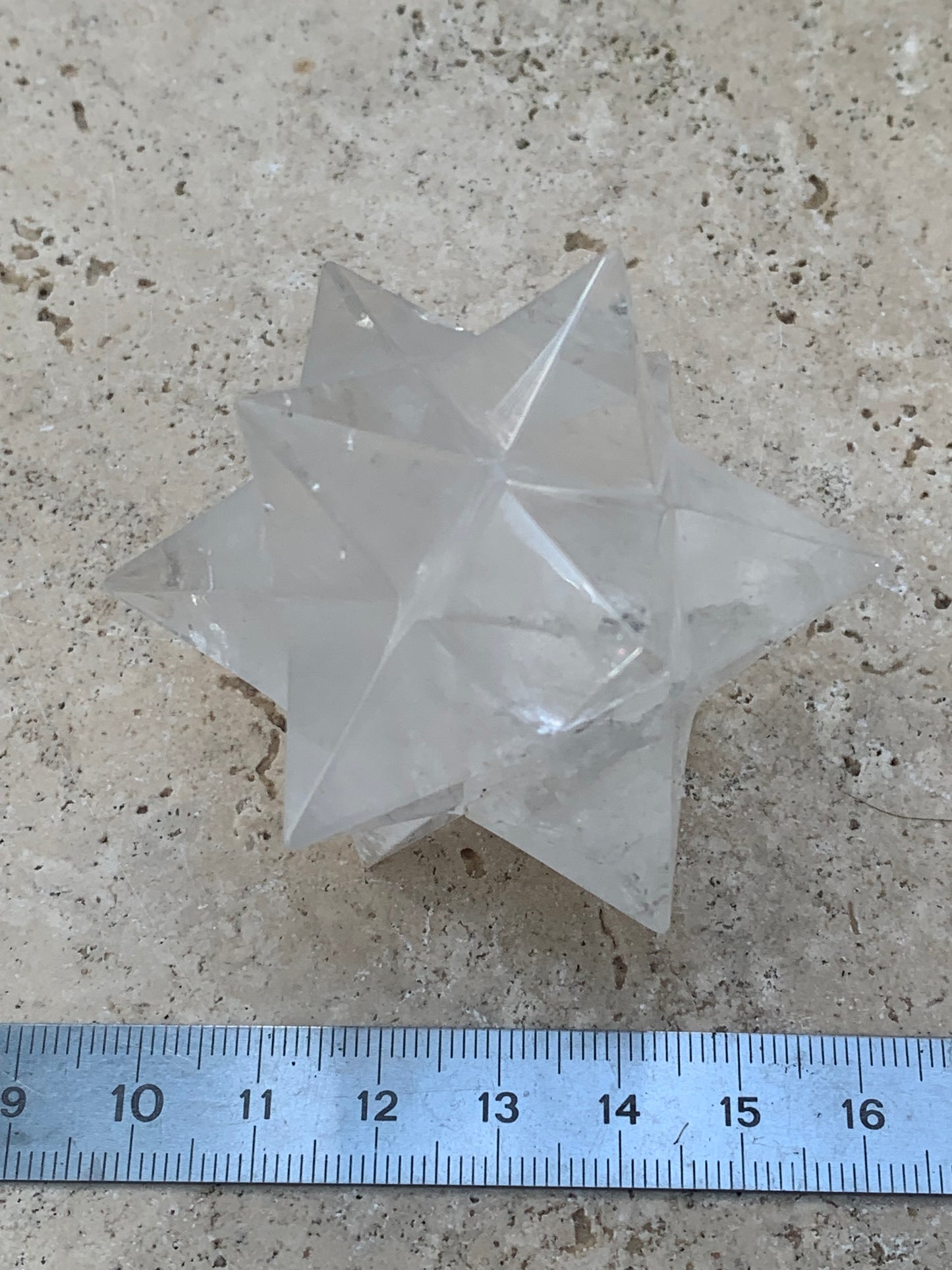 Étoile de Sirius (12 branches) en cristal de roche (quartz). Ø 60mm de diamètre - 103,8 grammes !