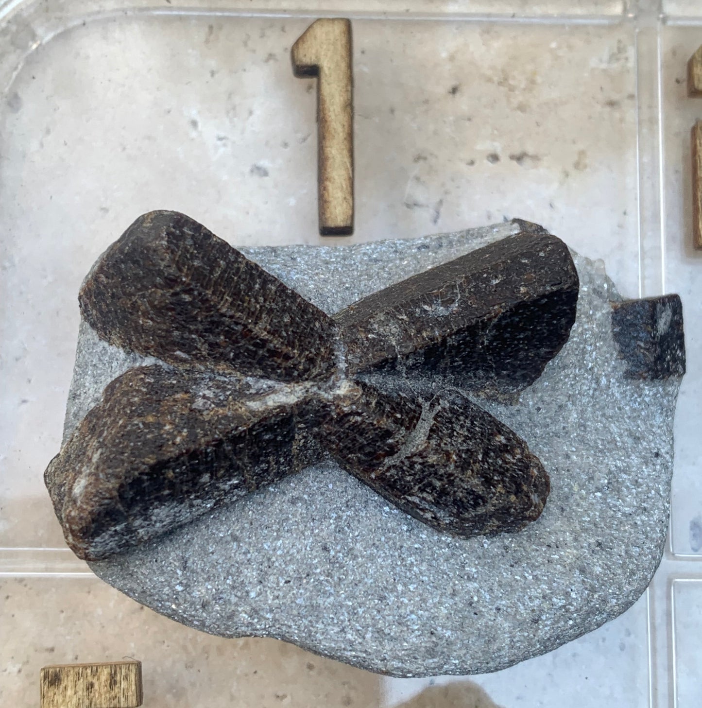Staurolite/staurolite, pieces of your choice, magnificent specimens with a natural cross. Originating from Russia or France!