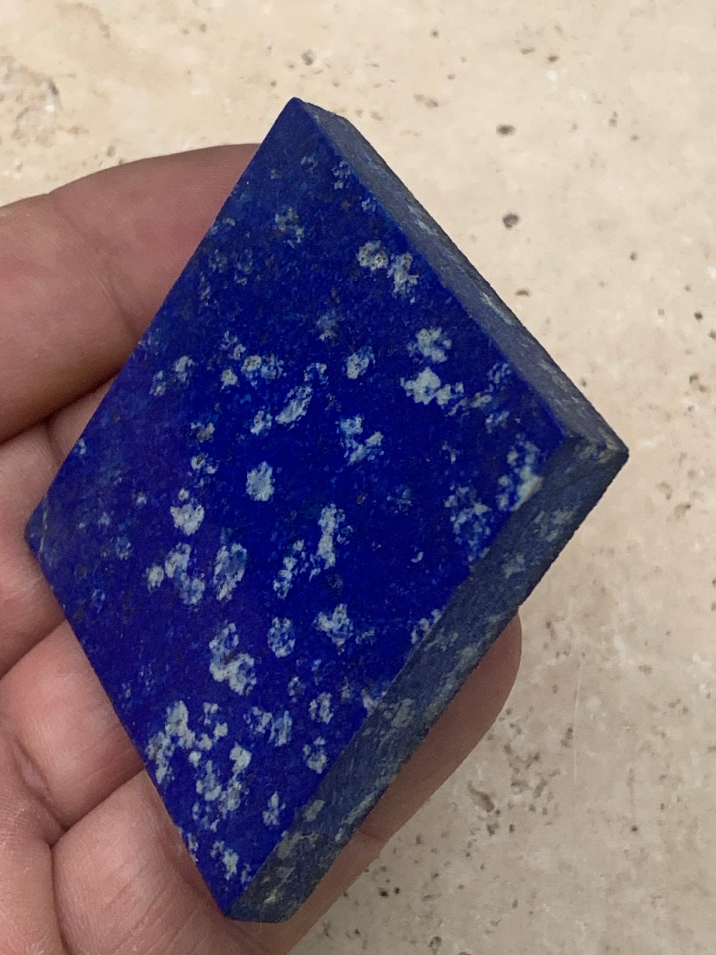 Lapis lazuli, échantillon de dalle de 5x5x1 cm -56 grammes. Qualité AA, un bleu envoûtant et fascinant, la pierre des pharaons !