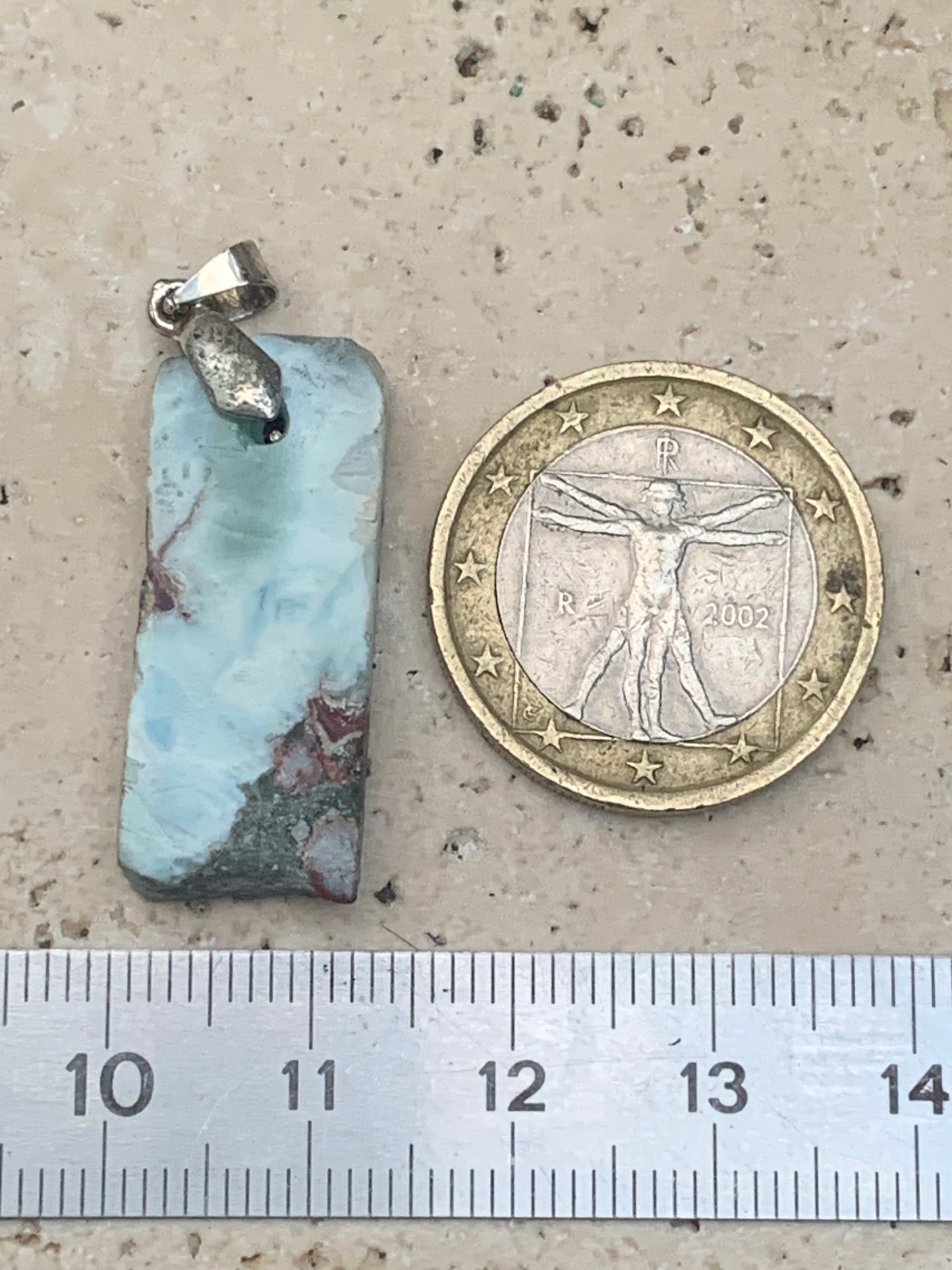 Larimar, pendentif en Argent de 36 mm de hauteur x 12 de largeur x 6 d'épaisseur. Vendu avec cordon réglable de couleur noire offert !