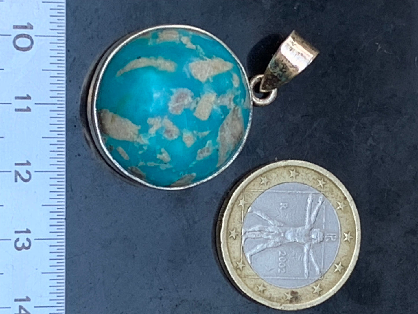 Turquoise Perse ! Pendentif en Argent 925 de 38mm de hauteur x 26 de largeur x 12 d'épaisseur. Vendu avec cordon réglable de couleur noire !