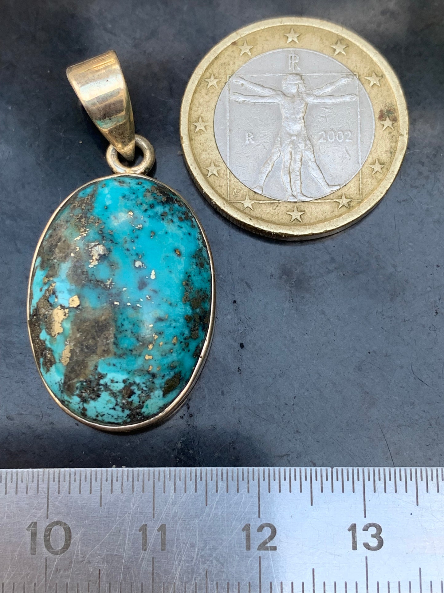 Turquoise Perse ! Pendentif en Argent 925 de 40mm de hauteur x 19 de largeur x 9 d'épaisseur. Vendu avec cordon réglable de couleur noire !