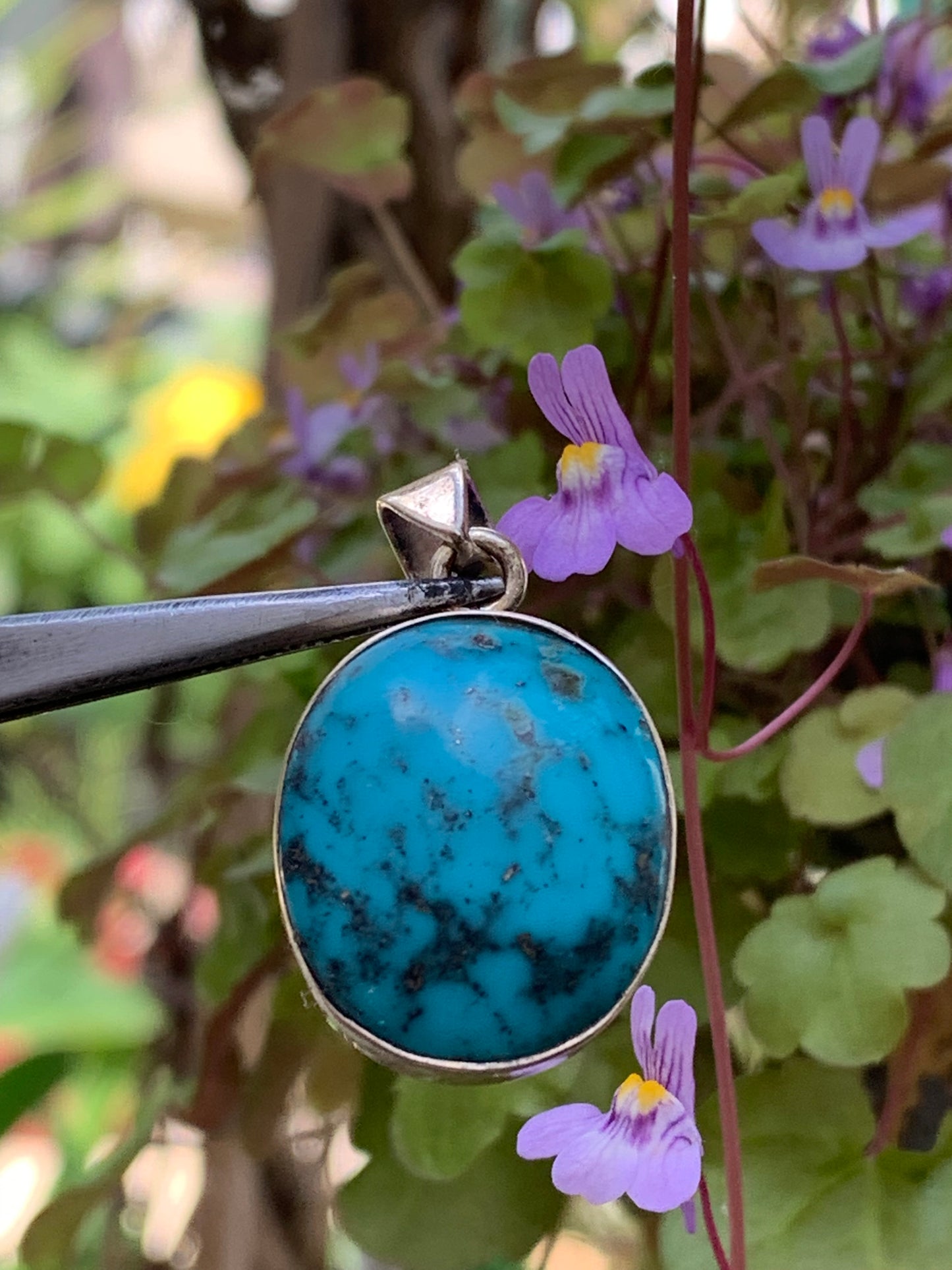 Turquoise Perse ! Pendentif en Argent 925 de 35mm de hauteur x 21 de largeur x 10 d'épaisseur. Vendu avec cordon réglable de couleur noire !