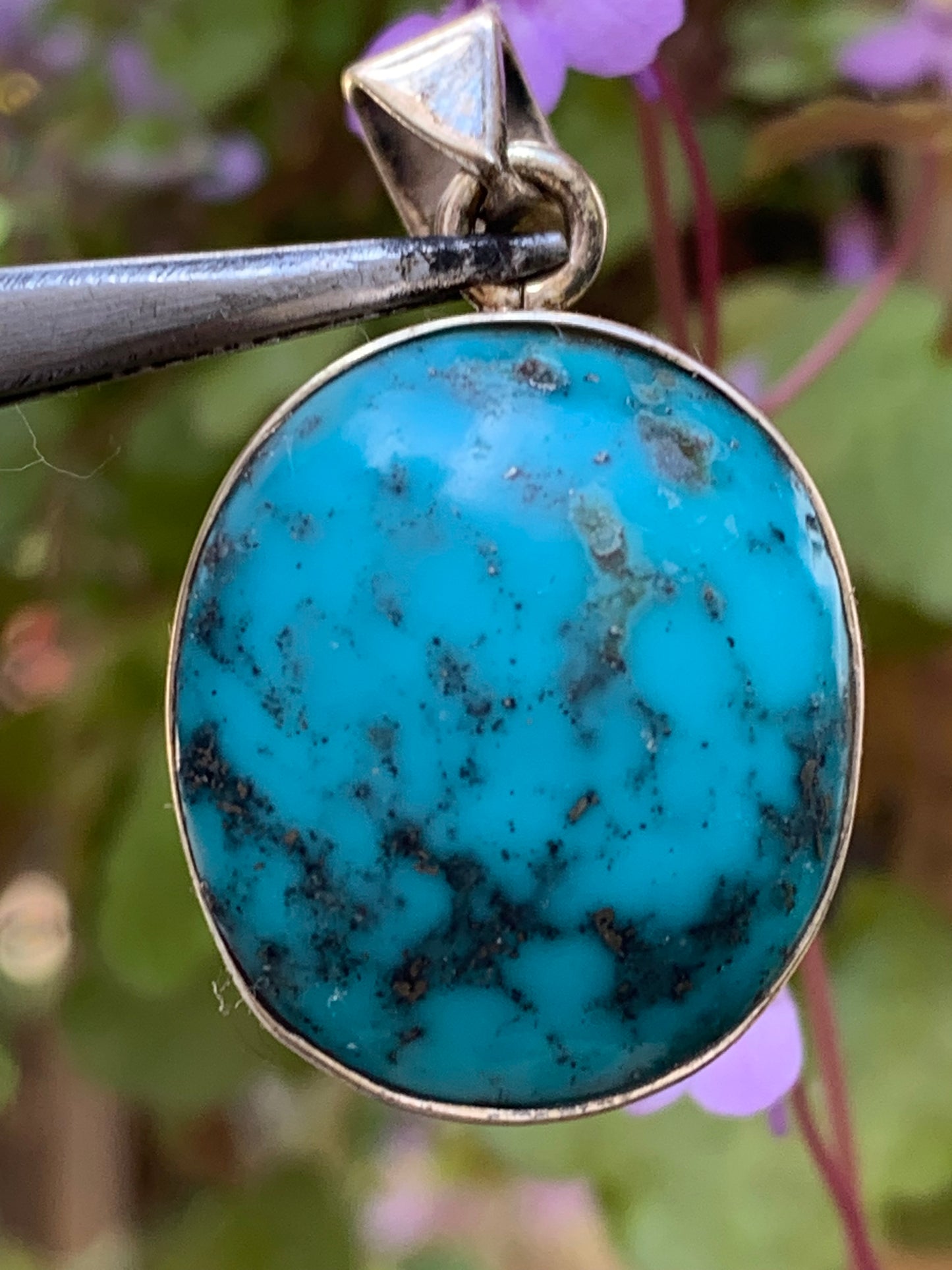 Turquoise Perse ! Pendentif en Argent 925 de 35mm de hauteur x 21 de largeur x 10 d'épaisseur. Vendu avec cordon réglable de couleur noire !