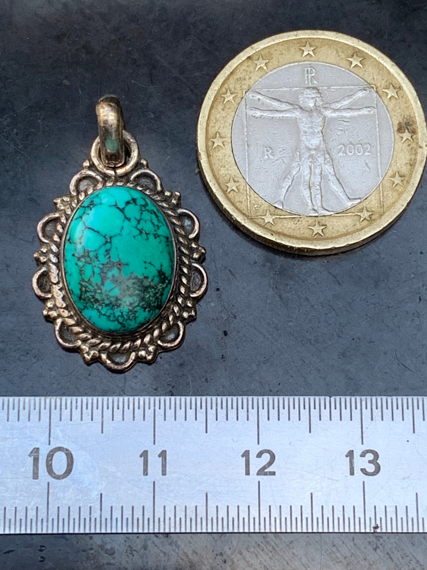 Turquoise Perse ! Pendentif en Argent 925 de 30mm de hauteur x 17 de largeur x 7 d'épaisseur. Vendu avec cordon réglable de couleur noire !